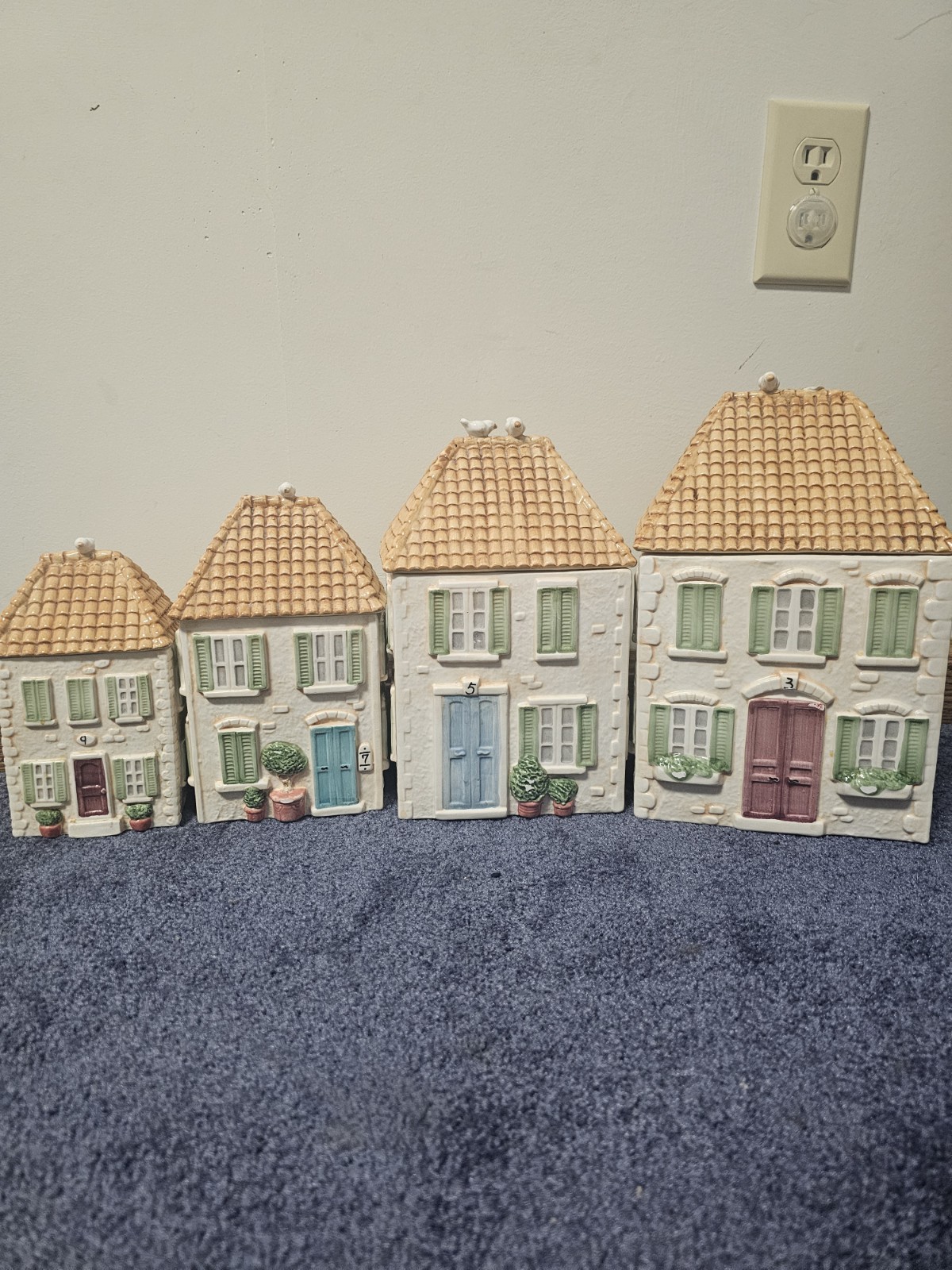 Vintage collectors Ellen Blonder House-Shaped Canister Set of 4 Vintage collectors Ellen Blonder House-Shaped Canister Set of 4