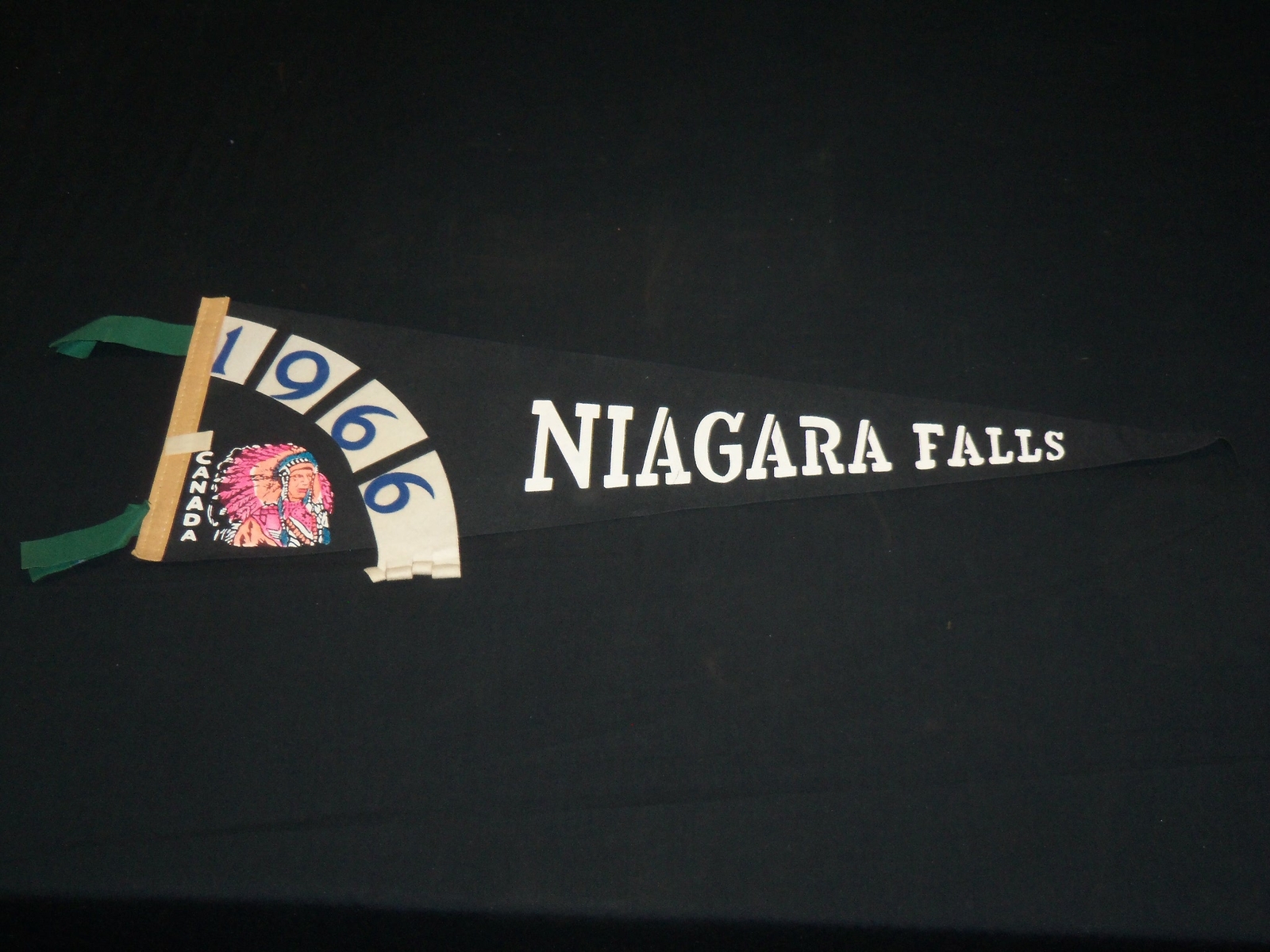 1966 NIAGARA FALLS WALL PENNANT - CANADA
