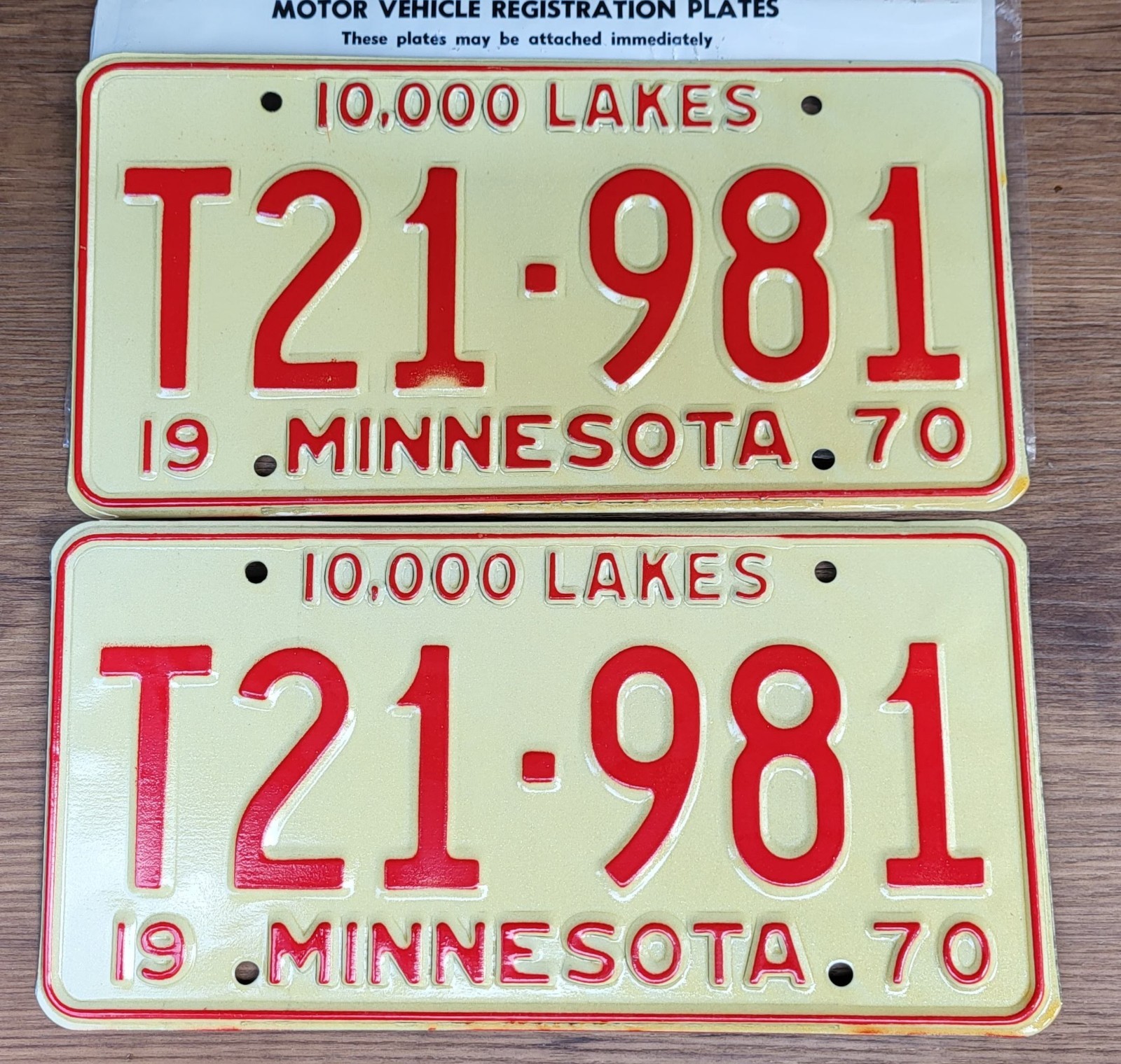 1970 Minnesota Truck License Plate Tag Pair  #T21-981  Unused  Ford Chevy Dodge
