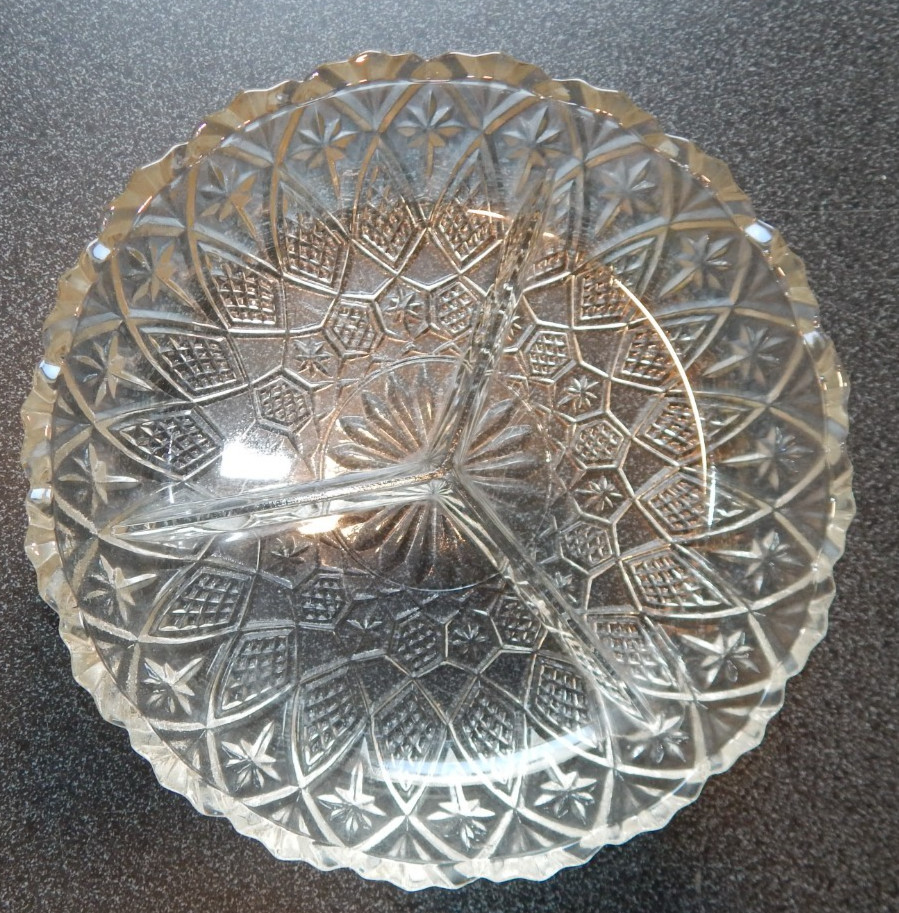 Vintage Clear Pressed Glass 3 Section Divided Relish Dish Serving Bowl Scalloped