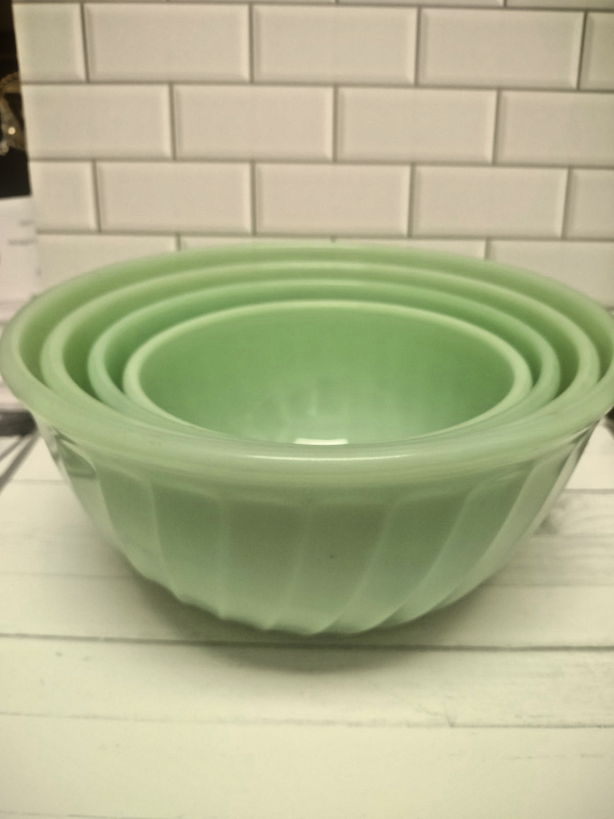 Vtg Anchor Hocking Fire King Jadeite Set of 4 Nested Swirl Pattern Mixing Bowls