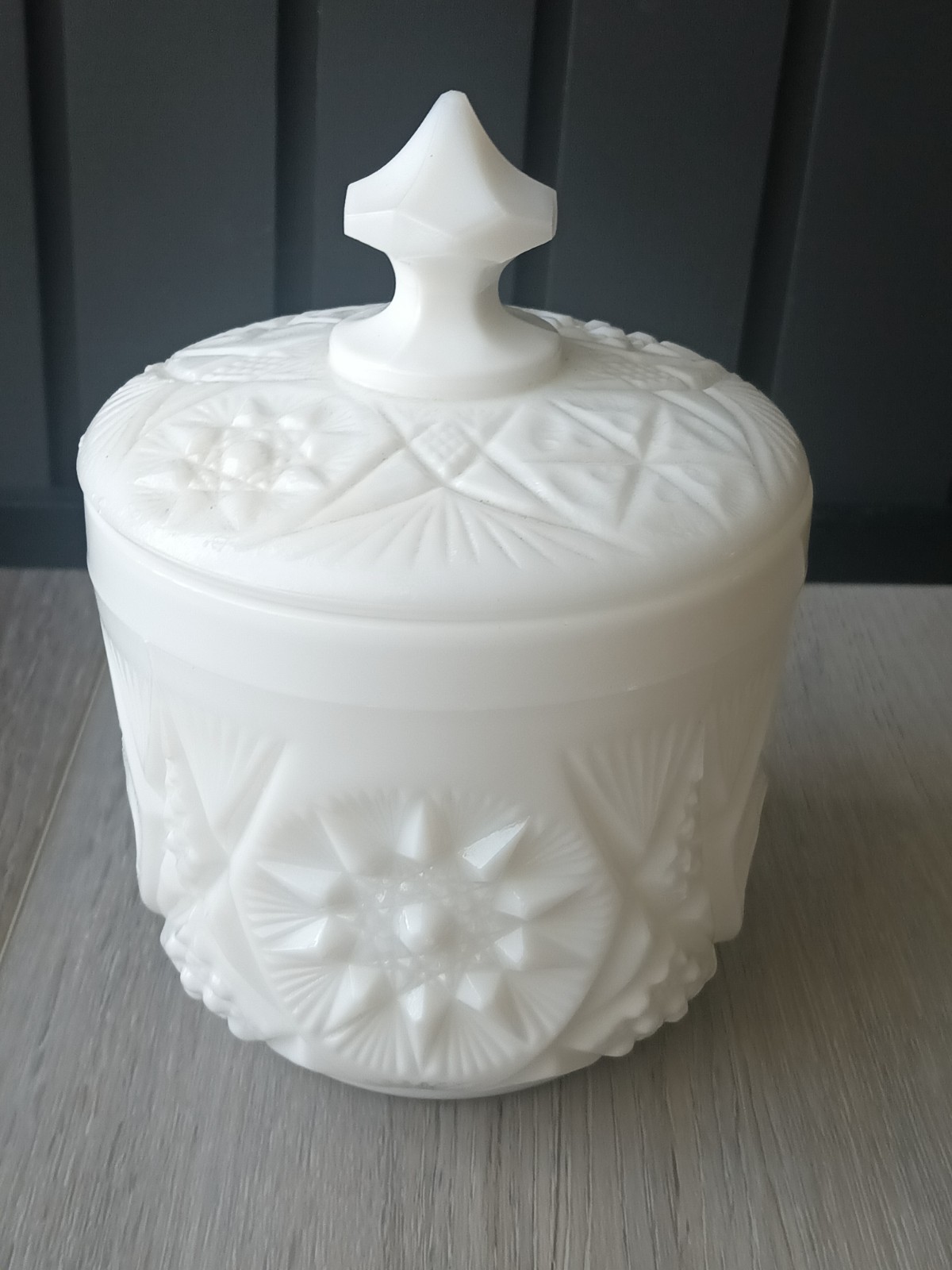 RARE Fostoria Winburn Pattern Handmade Milk Glass Canister Jar & Lid 7 RARE Fostoria Winburn Pattern Handmade Milk Glass Canister Jar & Lid 7