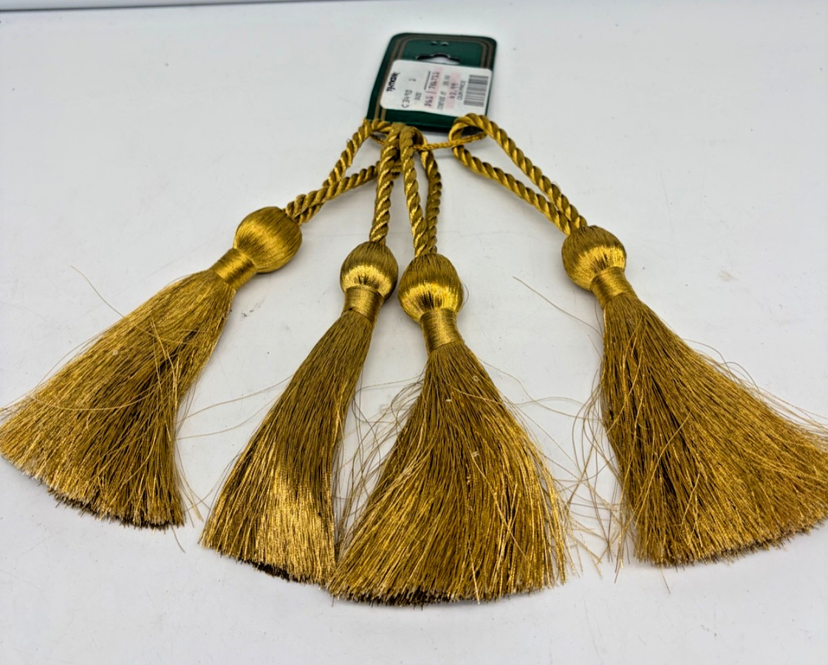 VTG Gold tassel napkin rings set of 4 NIP Handmade in India