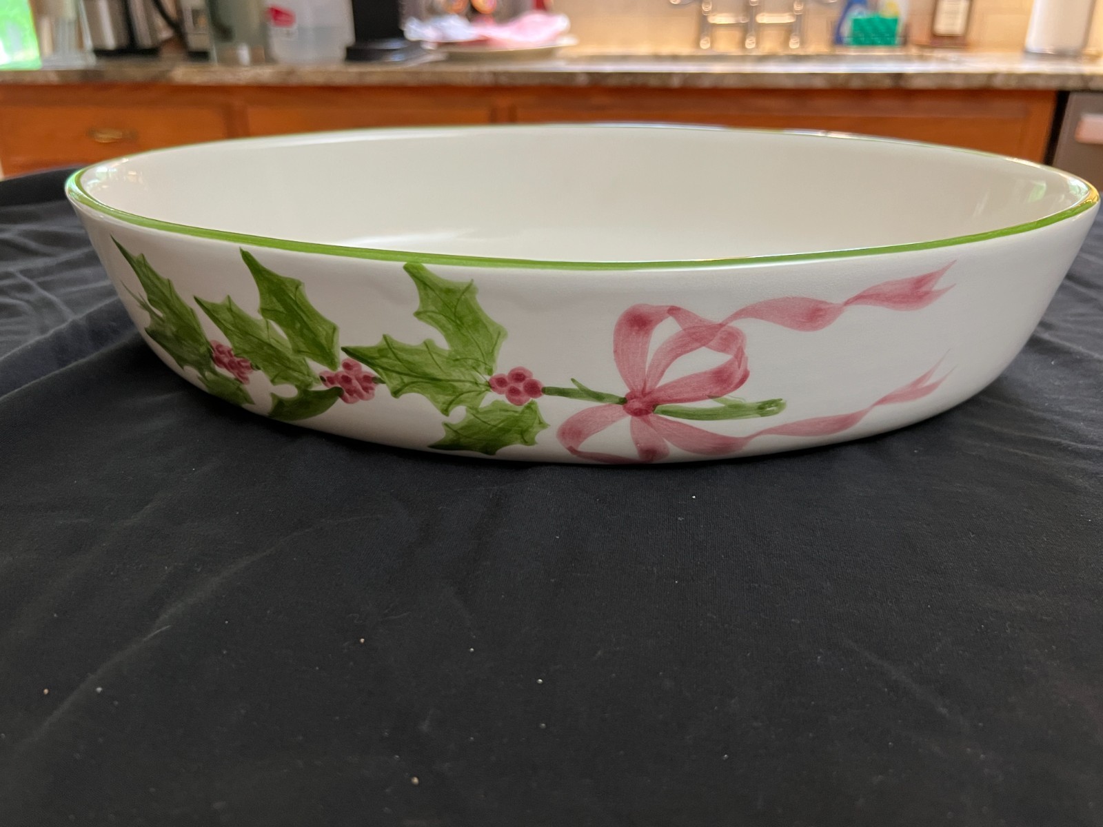 RARE Laurie Gates Los Angeles Hand Painted Christmas 15-3/4\