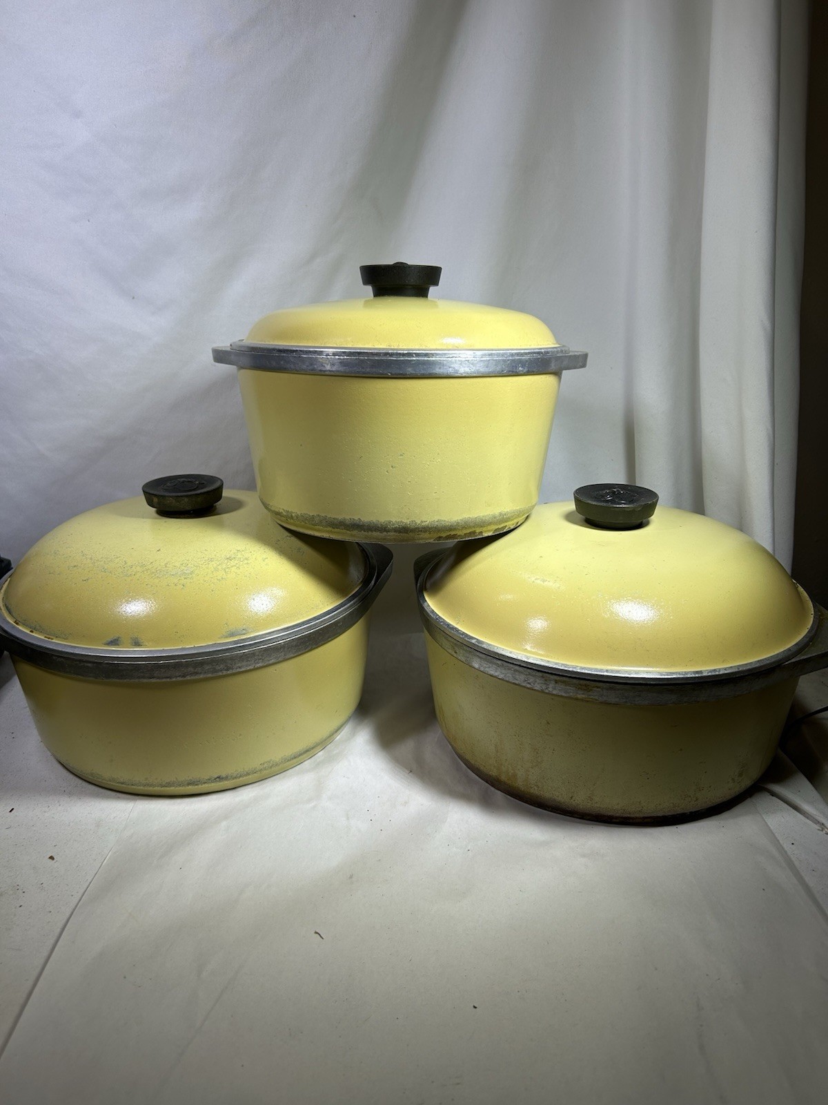 VTG Club Aluminum Pair of 4 Qt 10 VTG Club Aluminum Pair of 4 Qt 10
