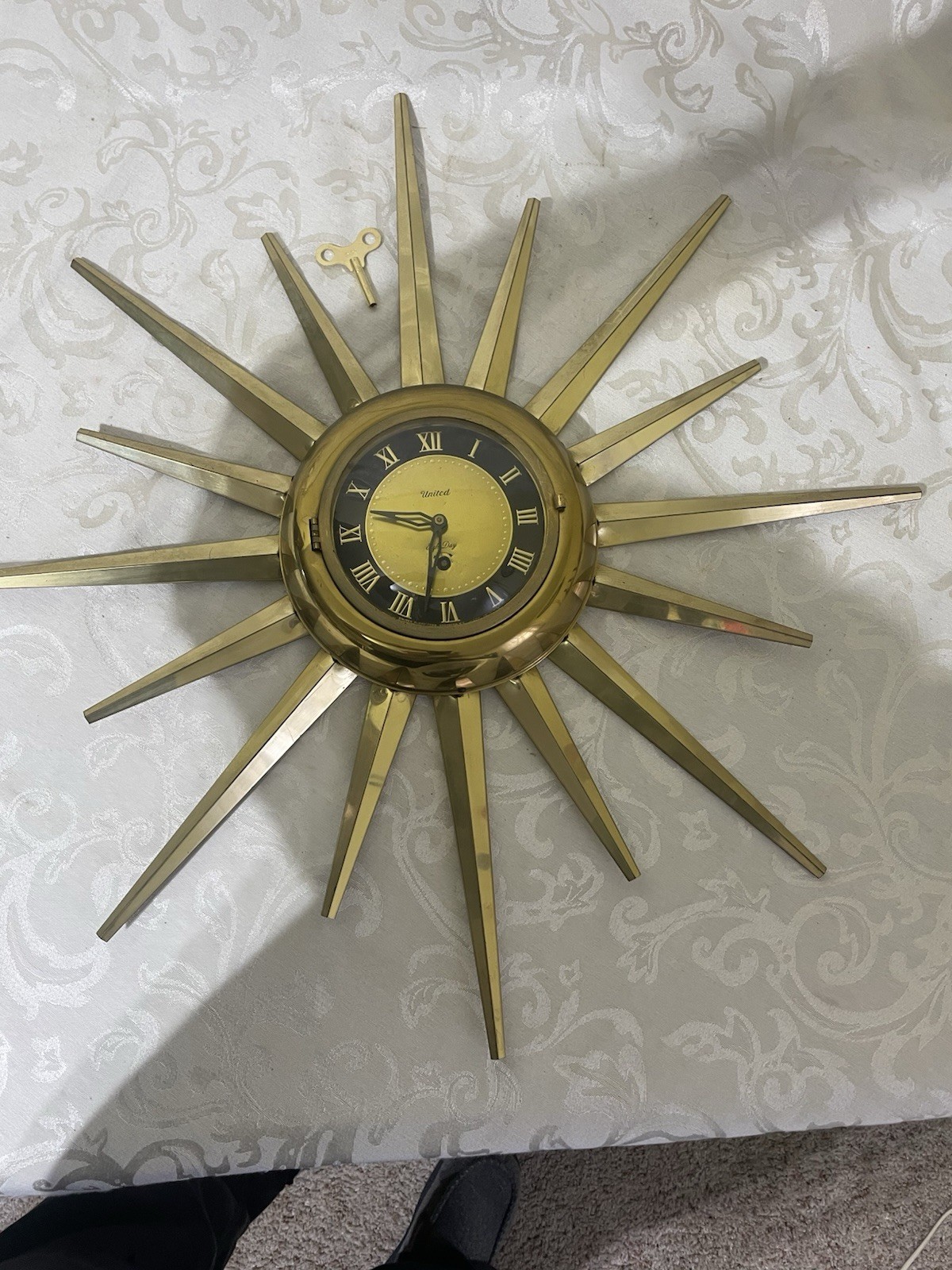 Authentic Mid Century United Brass Tone Starburst Sunburst 8 Day Clock Working
