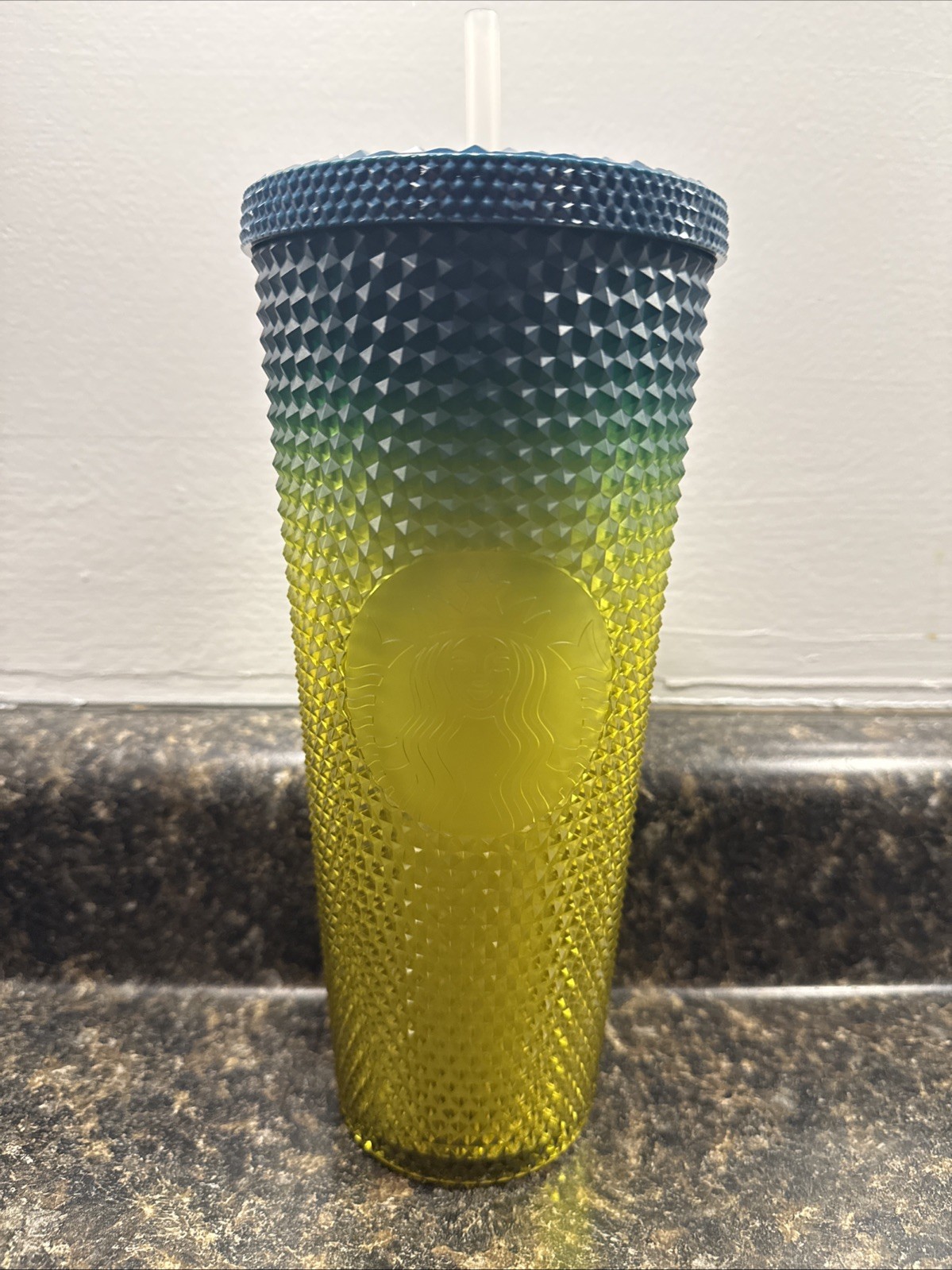 Starbucks Textured Cold Cup Tumbler with Lid & Straw Coffee & Tea Screw On