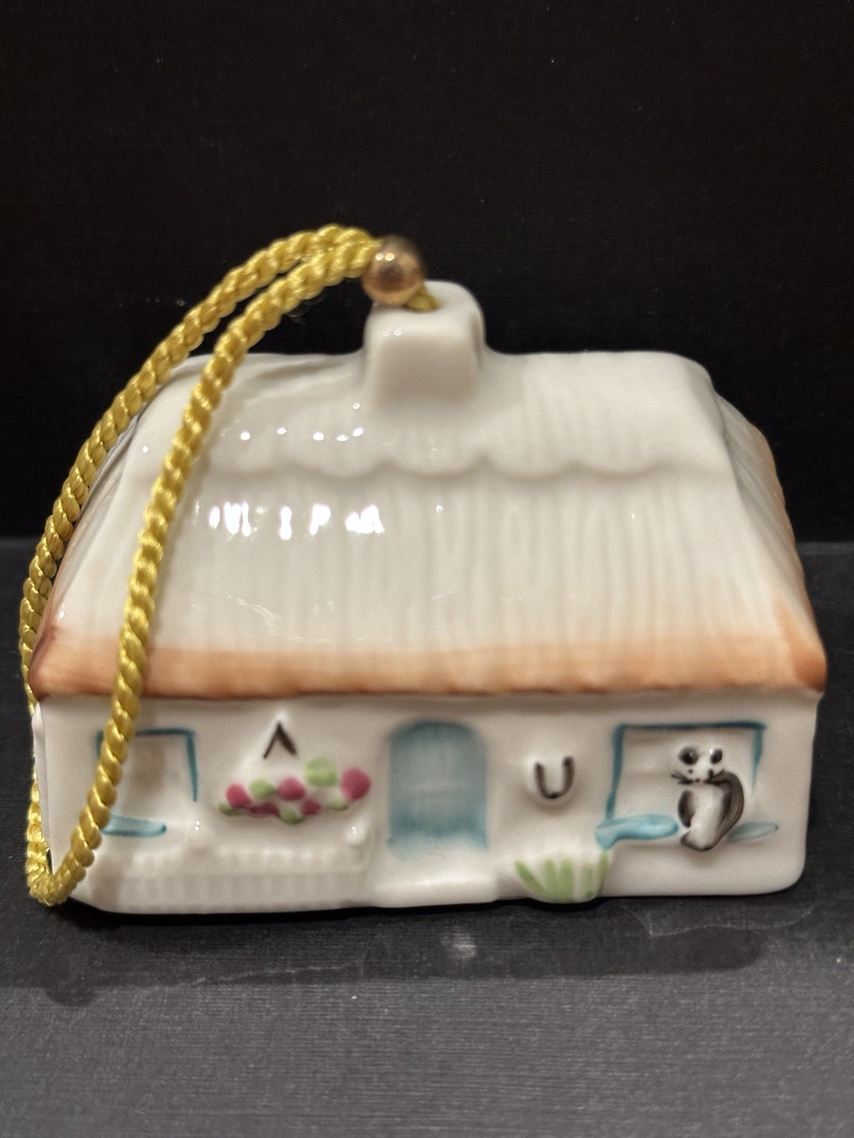 Belleek Classic Cottage Ornament Belleek Classic Cottage Ornament