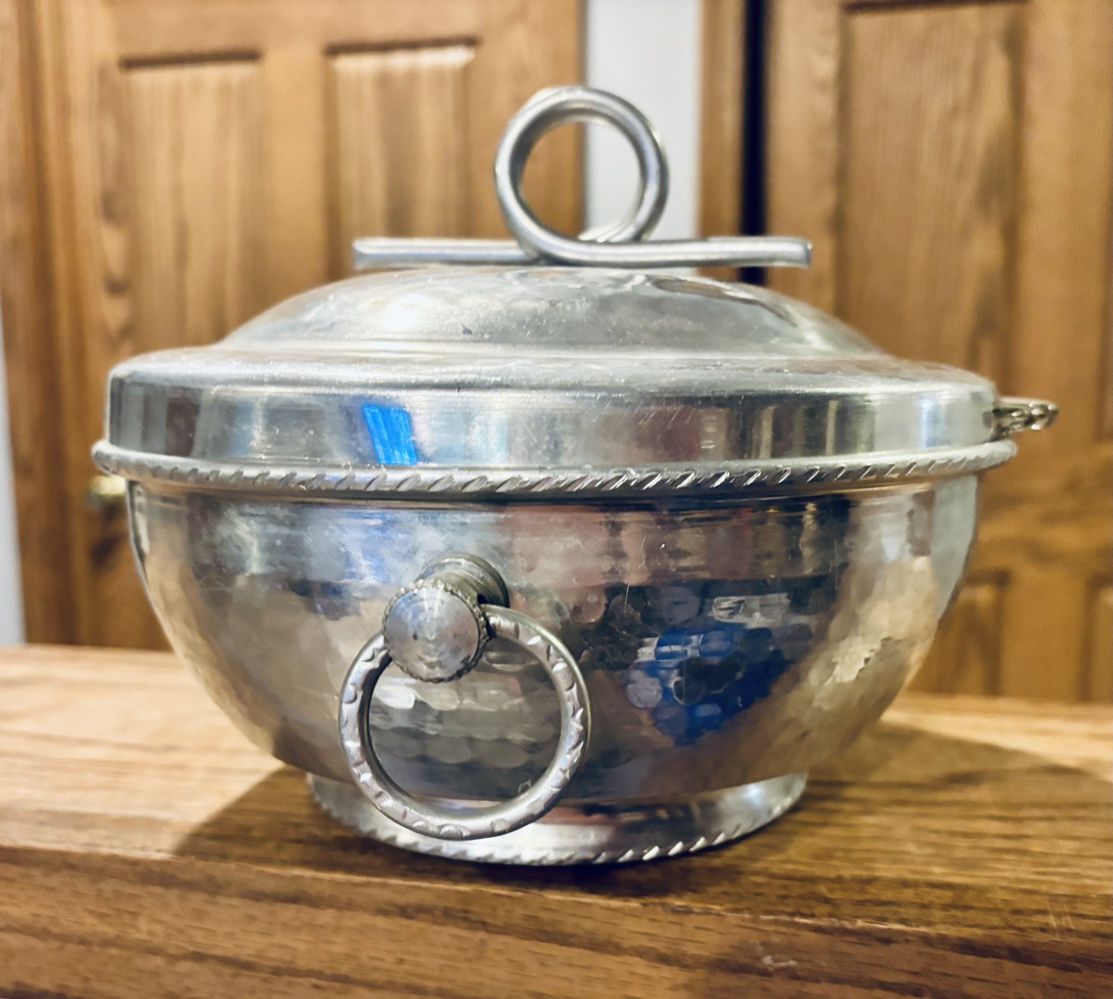 Vintage Hammered Aluminum Covered Casserole Serving Warming w Pyrex Dish 1.5 QT