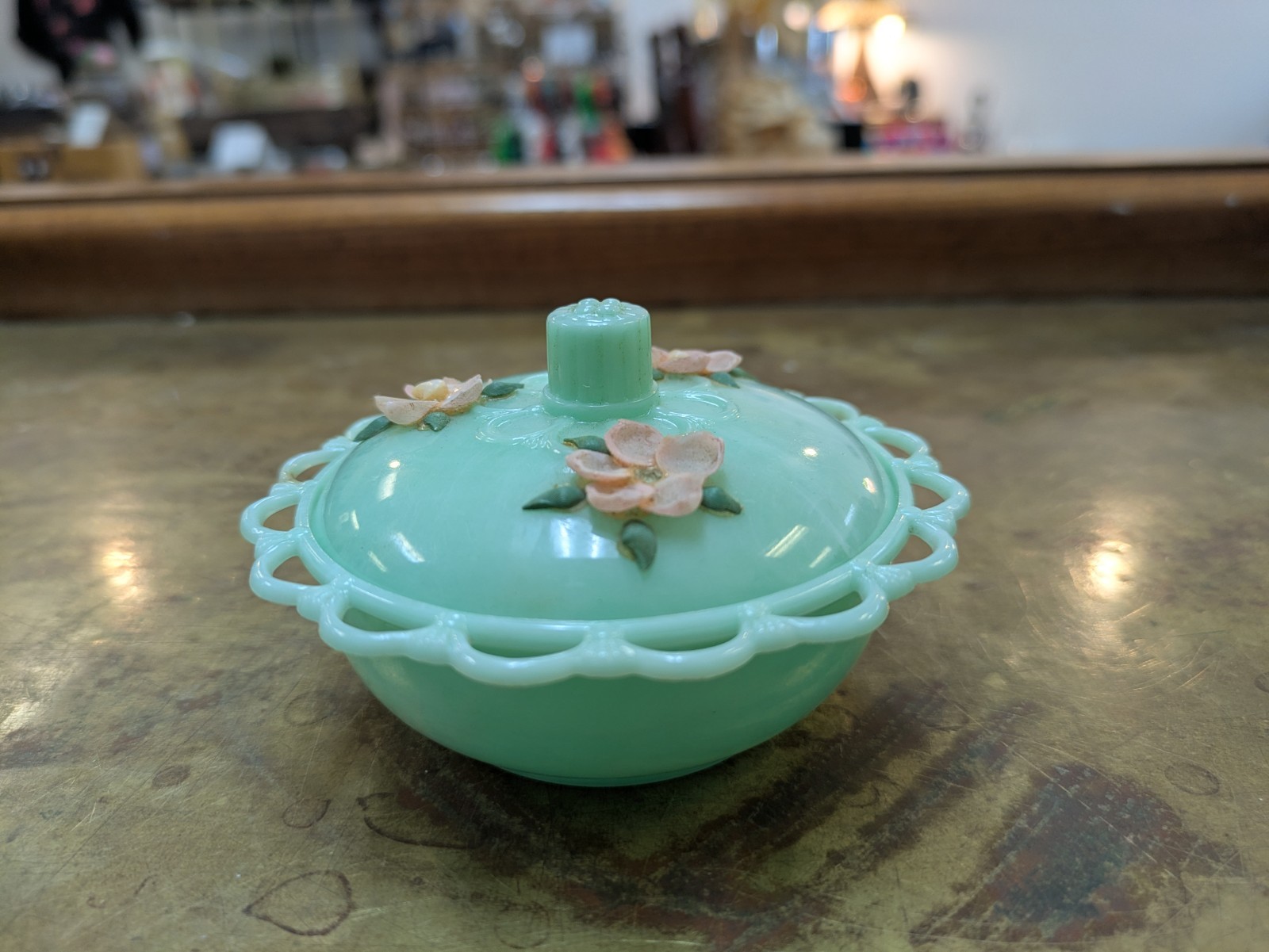 Vintage Menda Co Pasadena Green Plastic Powder Box Jar Pink Flowers Lace Edge 
