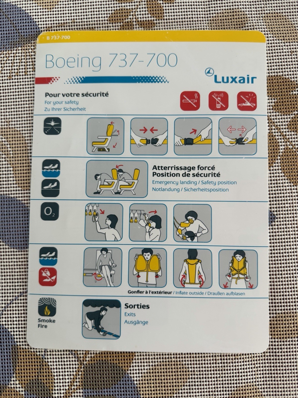 Luxair B 737-700 Safety Instruction Card