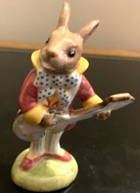 ROYAL DOULTON Mr. Bunnybeat Strumming Bunnykins DB16 - Retired 1988