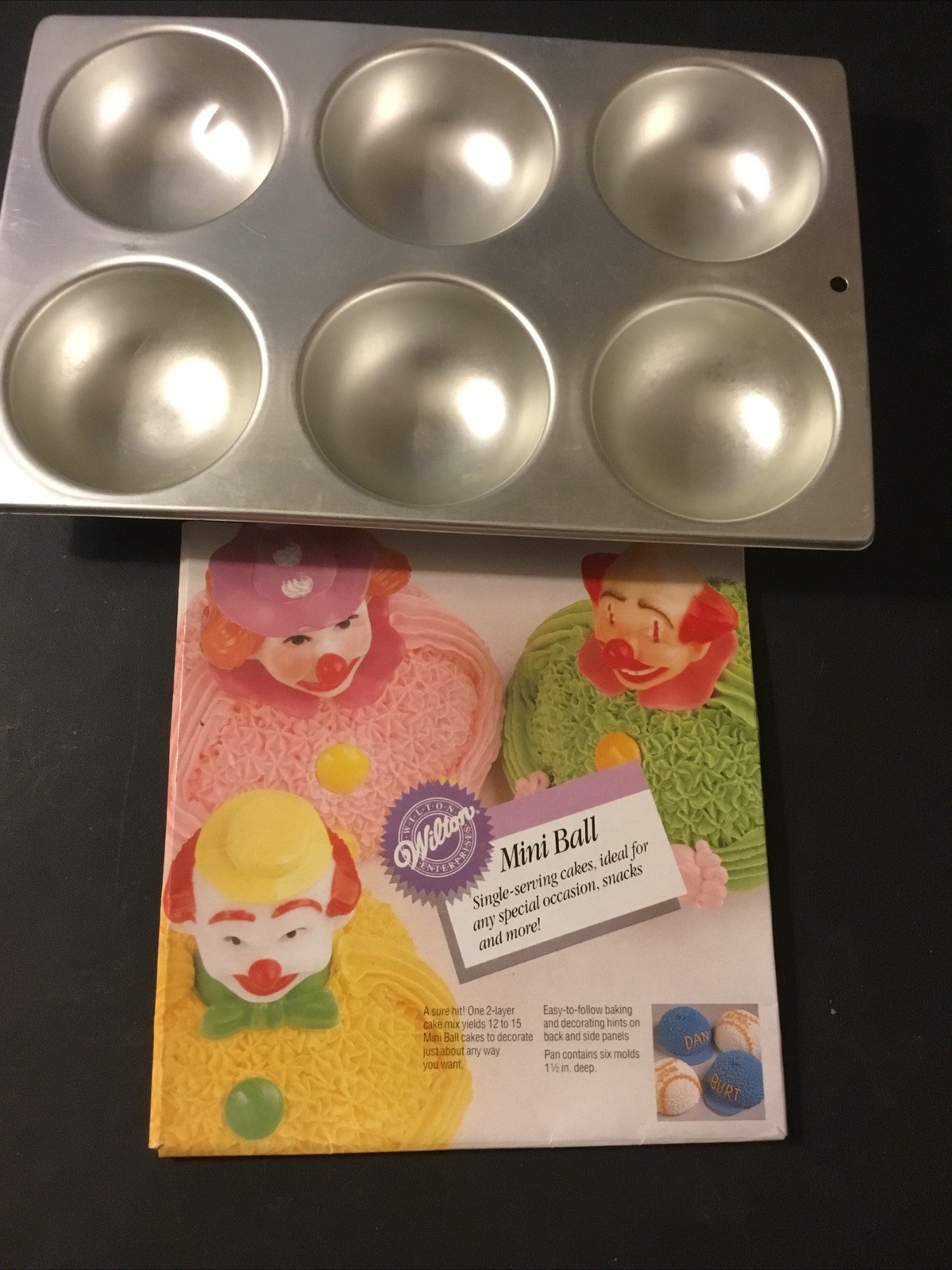 Wilton Vintage 1987 Mini Ball Pan 2105-1760