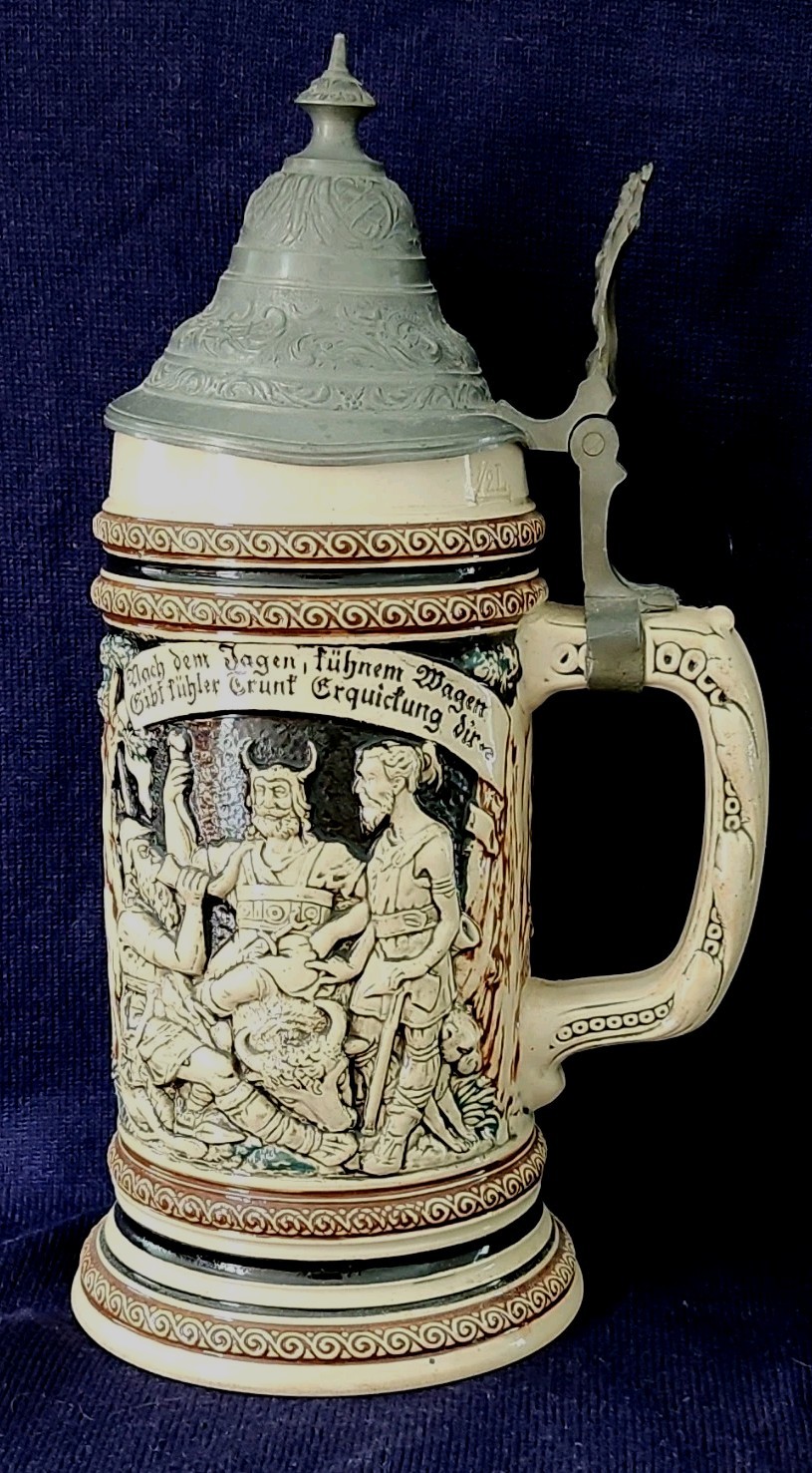 Vintage German 0.5L Lidded Beer Stein Hunting Scene Relief Inscription #408