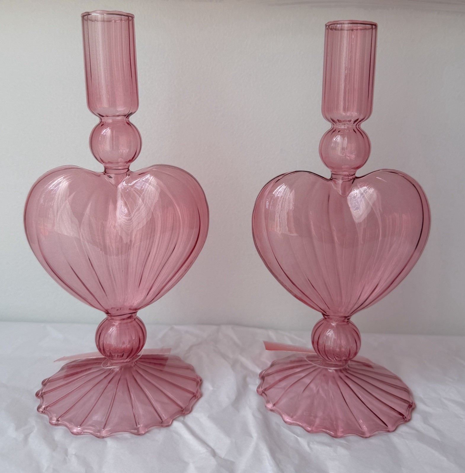 SET OF 2 NEW BLOWN PINK HEART GLASS CANDLEHOLDERS TAPER CANDLES ROMANTIC LOOK