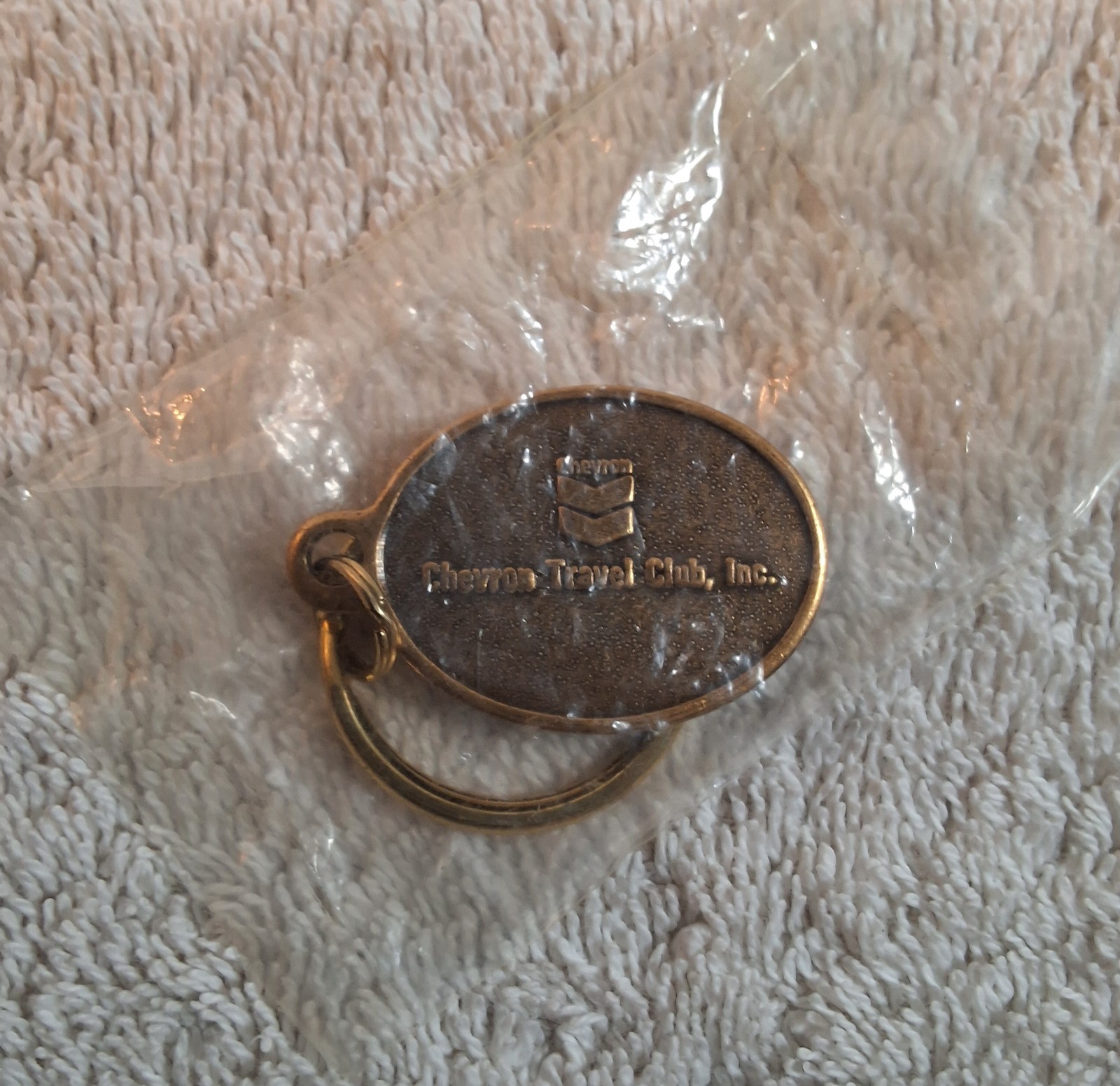 Vintage CHEVRON TRAVEL CLUB Key Return Tag Keychain Keyring & Fob #1540417