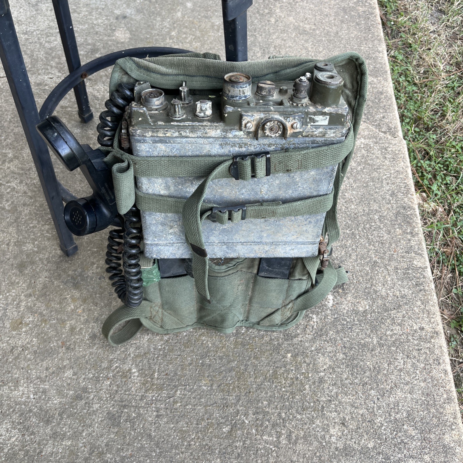 PRC-10 Vietnam military Radio Set with pack harness. For parts read description 