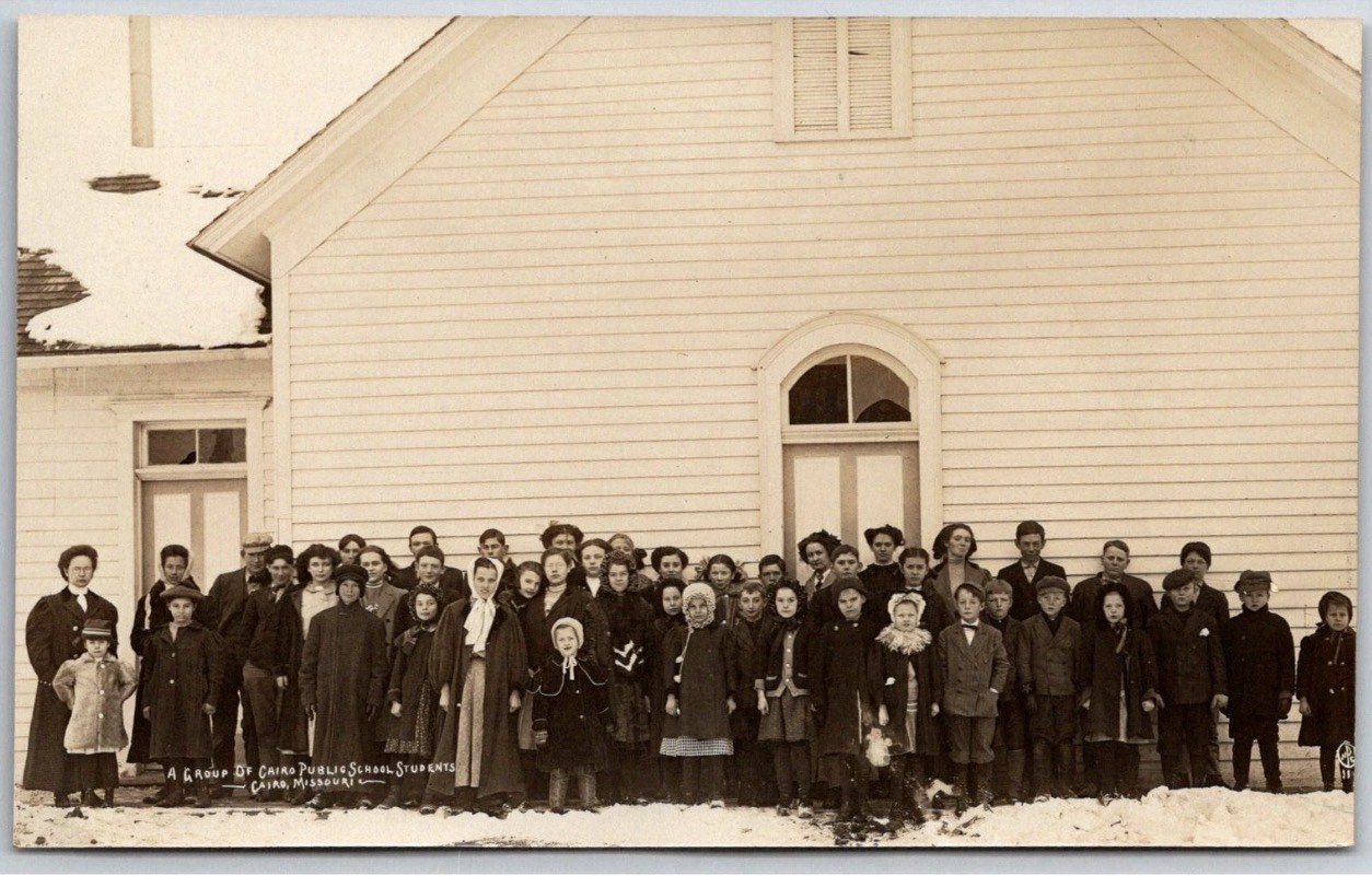 REAL PHOTO CAIRO MISSOURI MO. 1909 CAIRO SCHOOL  POSTCARD COPY ￼
