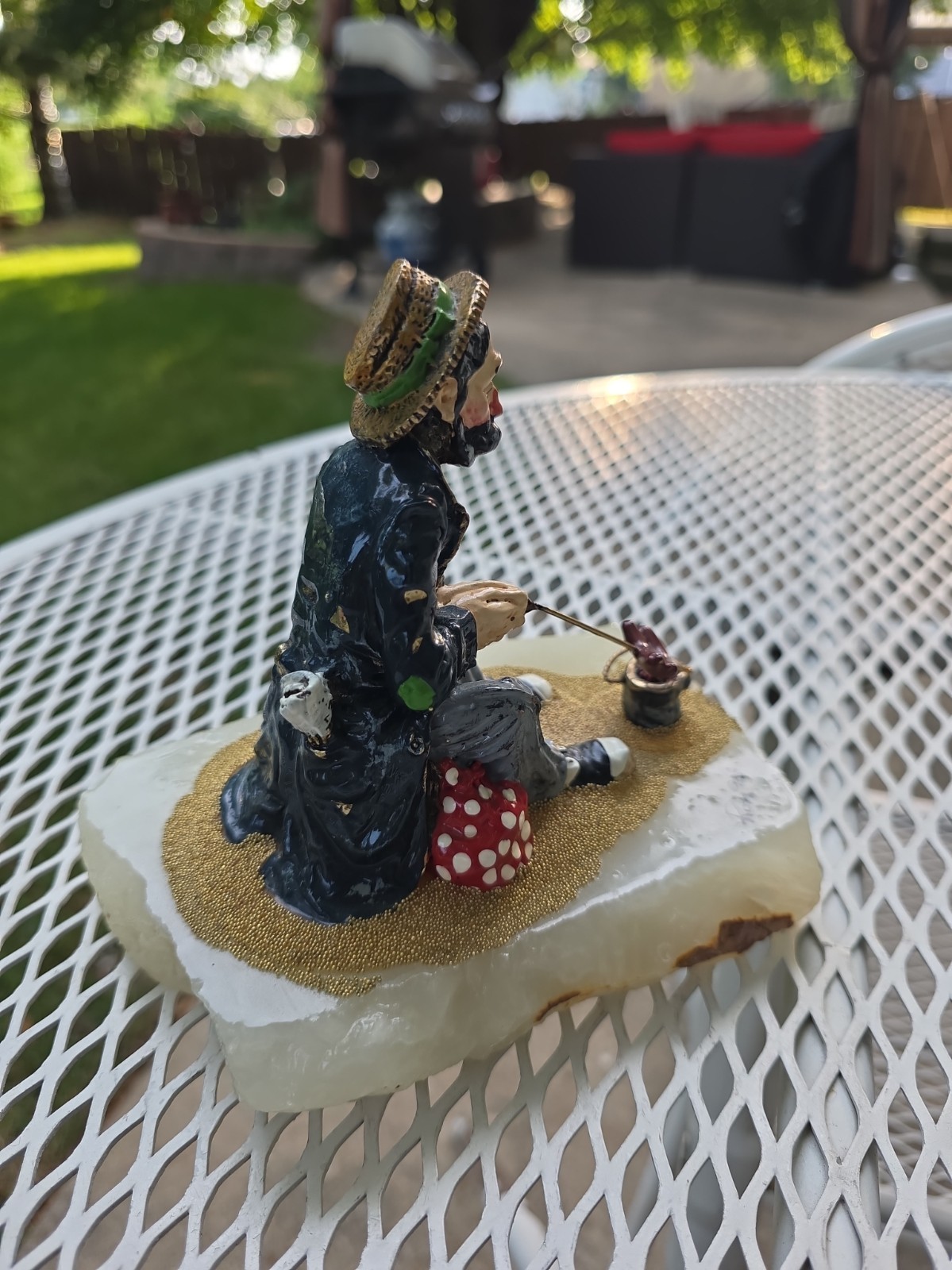 1985 Ron Lee Hobo Grilling Hot DOGS Figurine