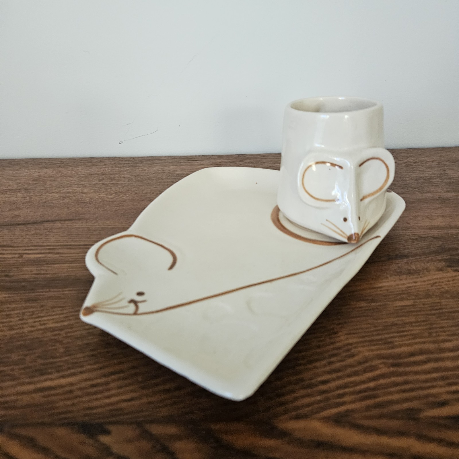 Vtg McCoy Pottery Ceramic Mouse (2) Piece Mug Plate Mid Century Modern Crazing Vtg McCoy Pottery Ceramic Mouse (2) Piece Mug Plate Mid Century Modern Crazing