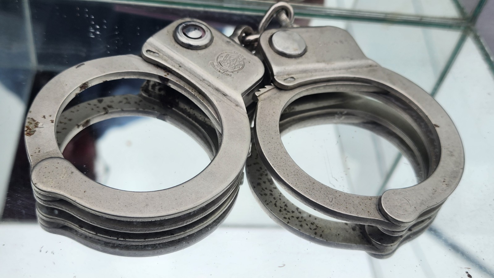 Smith & Wesson Handcuffs 1960s Model 94 Serial number 286985 Vintage Rare Police