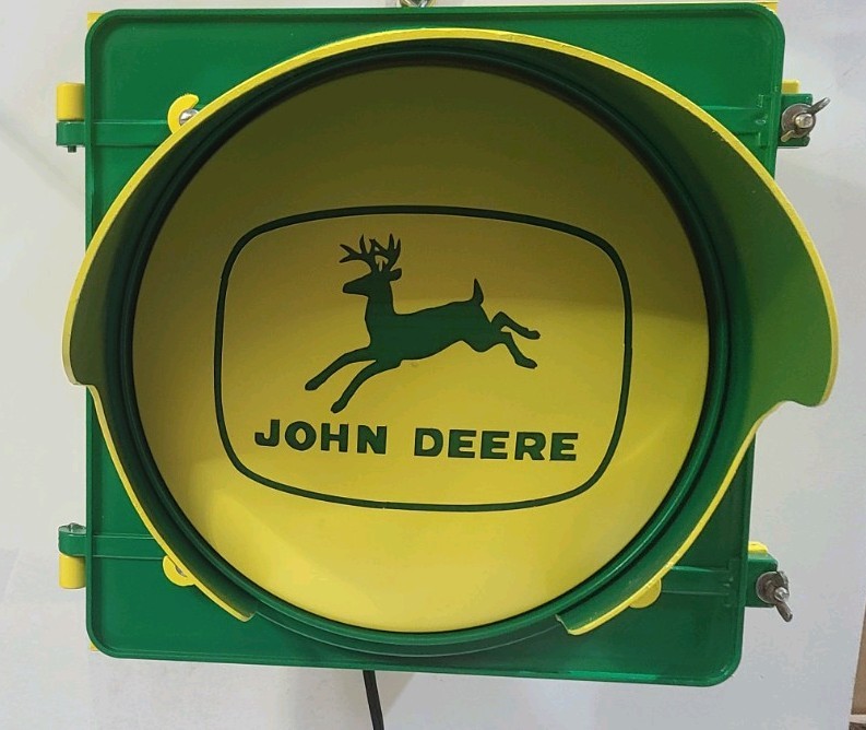 JOHN DEERE 12 INCH SHOP LIGHT JOHN DEERE 12 INCH SHOP LIGHT