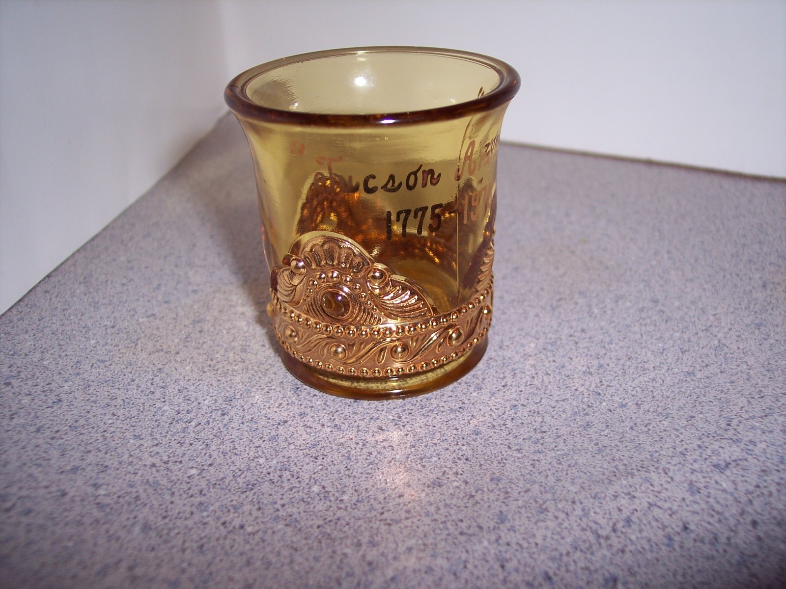 VTG SUMMIT ART GLASS AMBER TOOTHPICK HOLDER SOUVENIR TUCSON AZ VTG SUMMIT ART GLASS AMBER TOOTHPICK HOLDER SOUVENIR TUCSON AZ