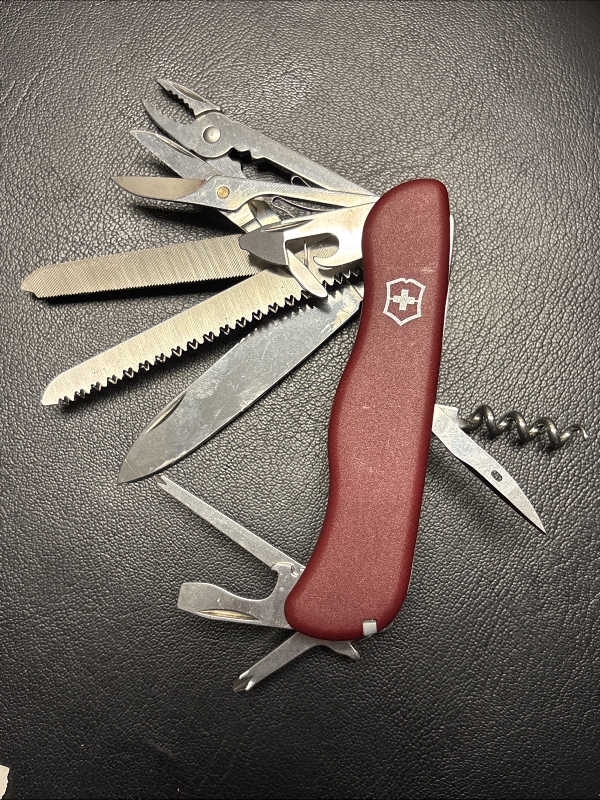Victorinox Workchamp Swiss Army Knife Multi Tool  Slide Lock, Red
