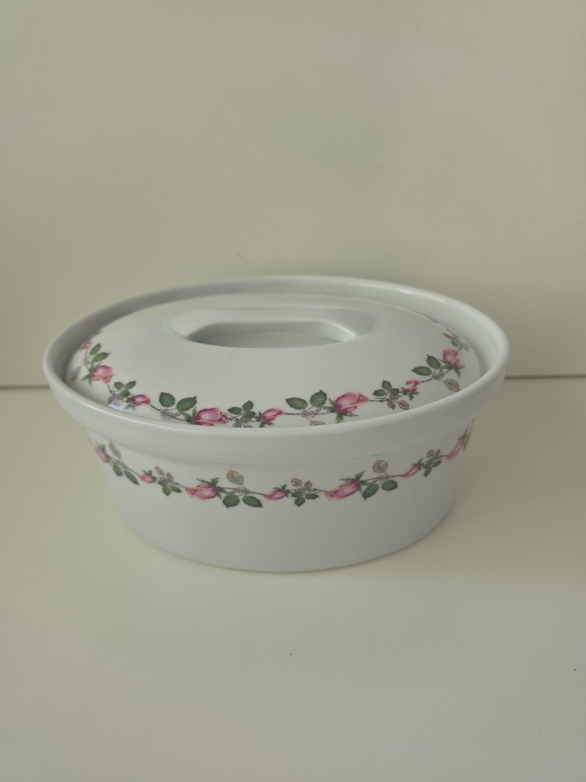Oval White Apilco Covered Casserole Porcelain Dish 7\ Oval White Apilco Covered Casserole Porcelain Dish 7\