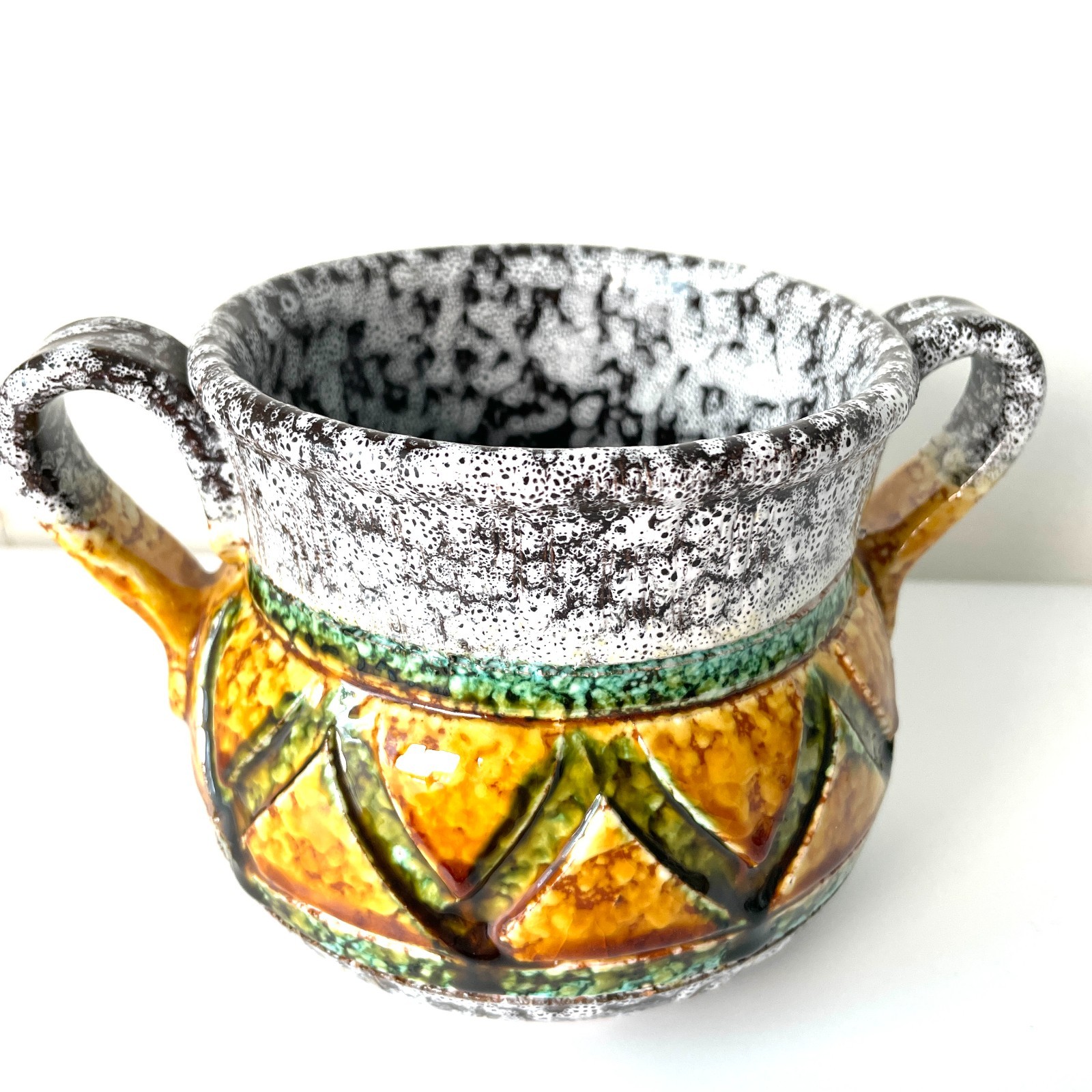VINTAGE ITALIAN POTTERY TWO HANDLED BOWL NUOVO RENASCIMENTO FAT LAVA C 1950S
