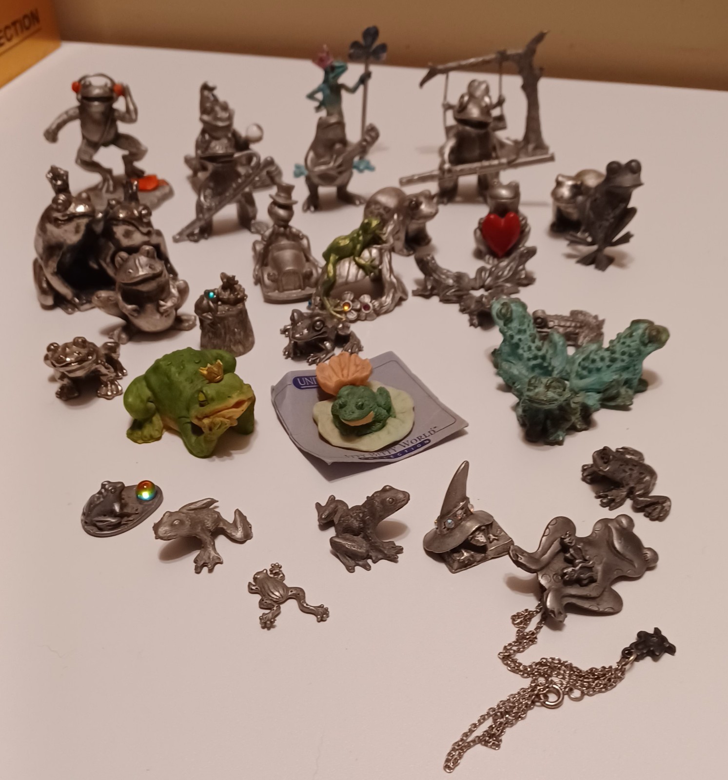 Pewter Lot 30 Frogs Figurines 80\'s 90\'s