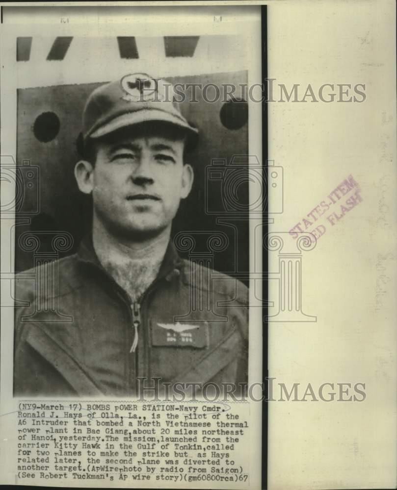 1967 Press Photo Navy Commander Ronald J. Hays of Olla, Louisiana - nom00270