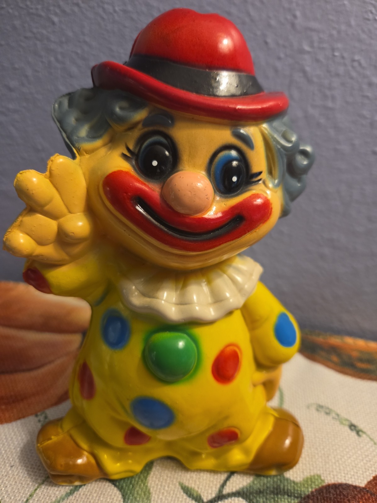 VINTAGE 1970\'s  CLOWN BANK POLKA DOT OUTFIT,Giving PEACE SIGN,
