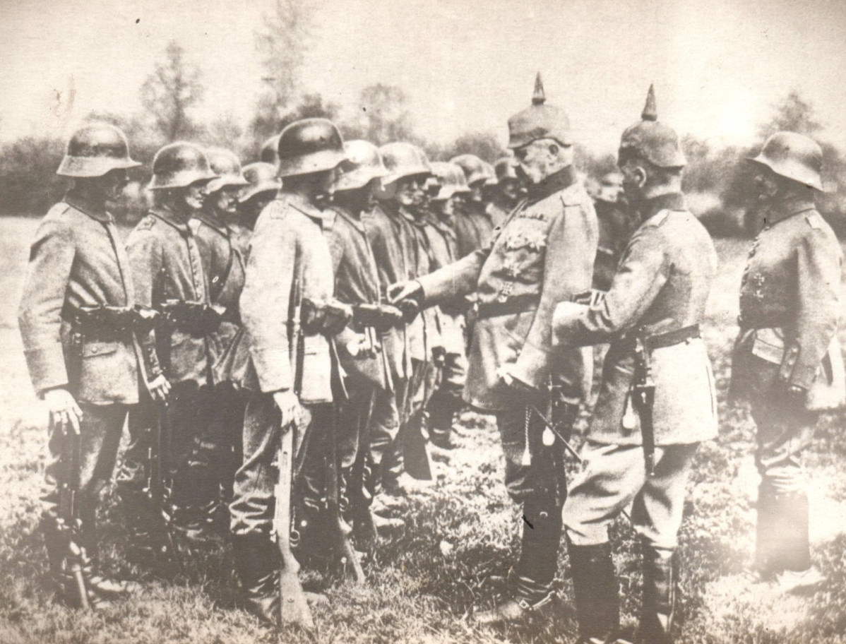 WWI German Soldiers Stahlhelm Ludendorff Iron Cross RPPC Real Photo Postcard