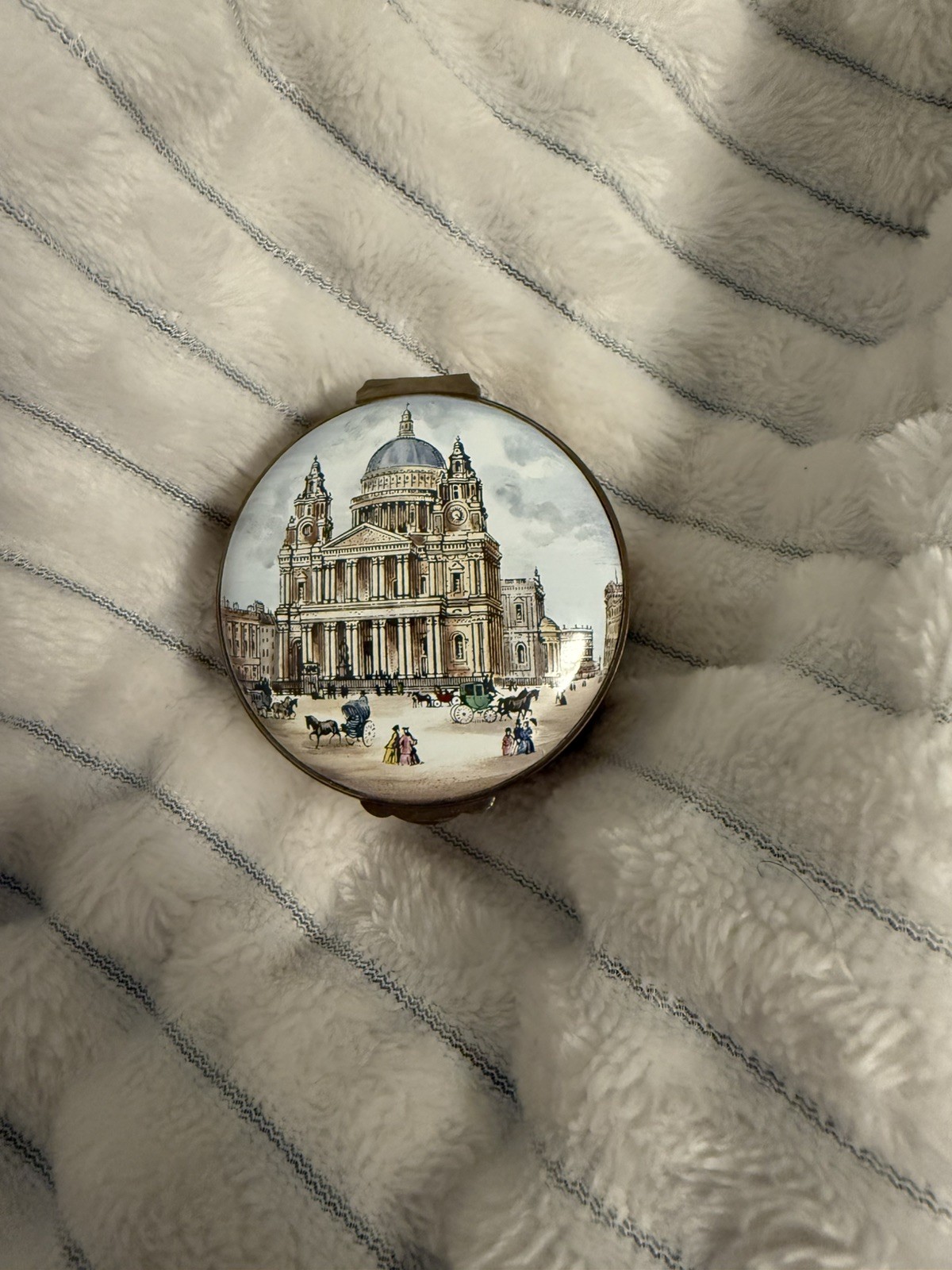CRUMMLES ENGLISH ENAMEL BOX - VINTAGE VICTORIAN SCENE - ST. PAUL\'S CATHEDRAL