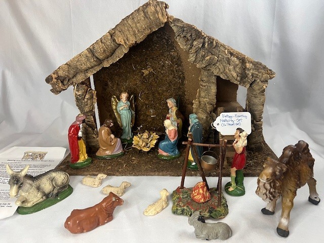 Vintage 17pc Nativity set Made In Italy Figurine W/Manger