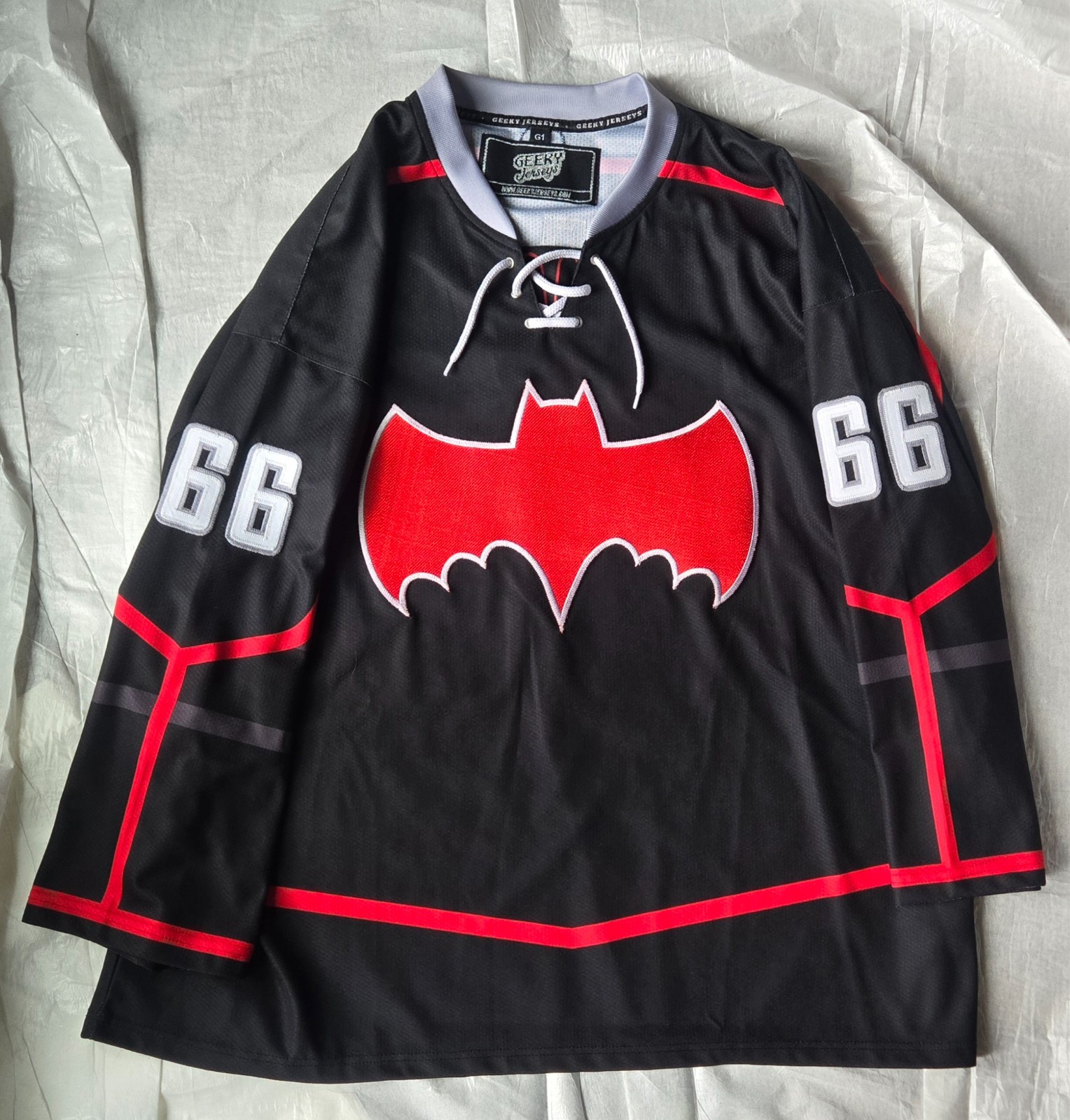 geeky jersey Batman Crusader classic DC emblem jersey size G1 or 3xl
