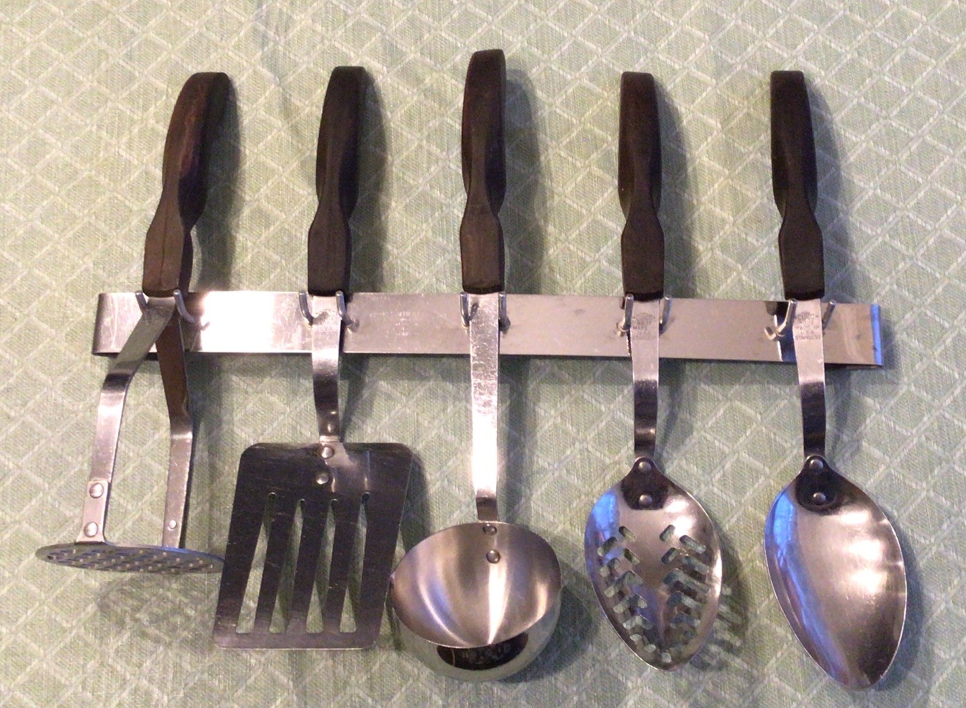 Vintage CUTCO 5 Pc Utensil Set With Hanging Rack USA #12, 13, 14, 15, 16, & 17 Vintage CUTCO 5 Pc Utensil Set With Hanging Rack USA #12, 13, 14, 15, 16, & 17