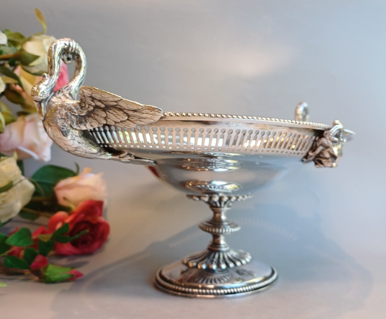 Silver plated Footed Dish with Swan & Lion heads. Great condition 
