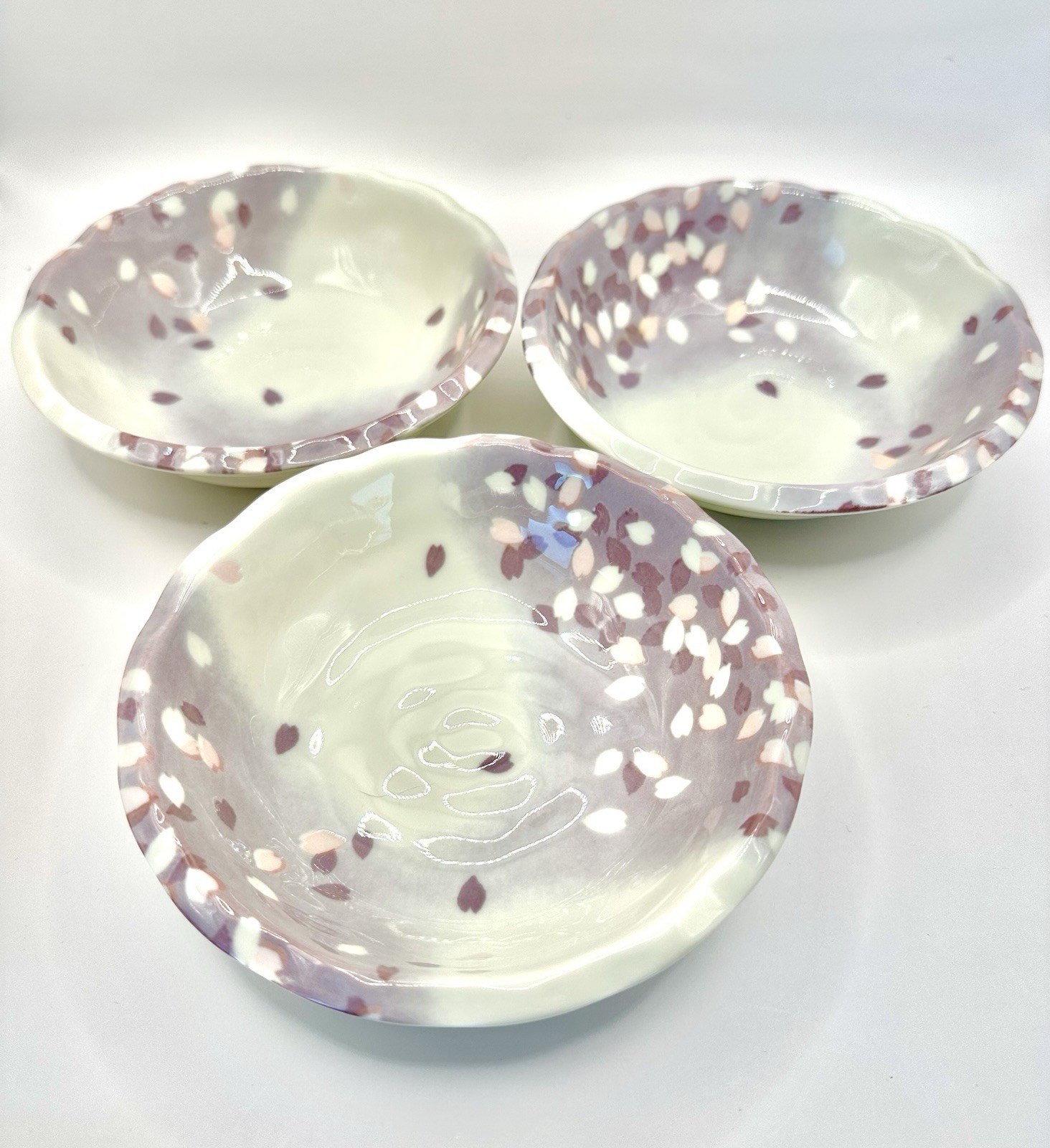 Set of 3 Uno Chiyo Porcelain Bowls delicate cherry blossom design (Sakura) Japan Set of 3 Uno Chiyo Porcelain Bowls delicate cherry blossom design (Sakura) Japan