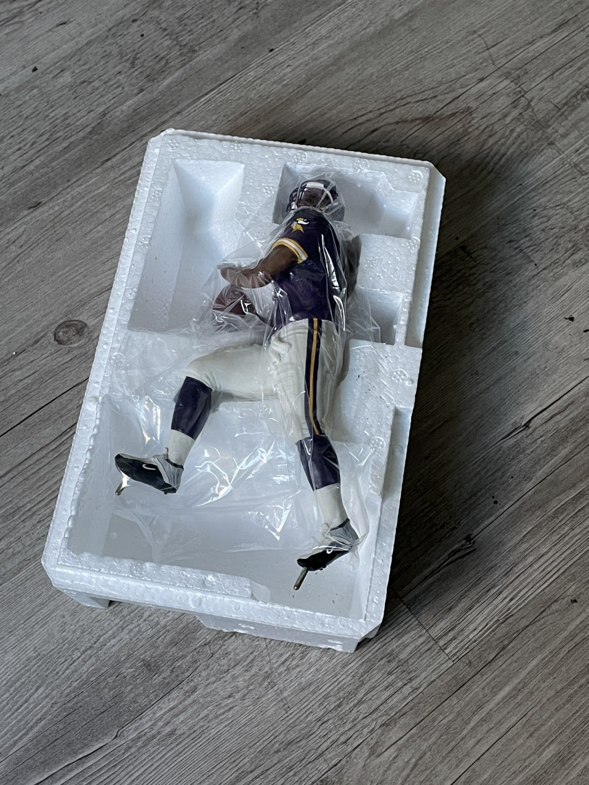 Danbury Mint Vikings Figurine “Daunte Culpepper” with Certificate of Ownership