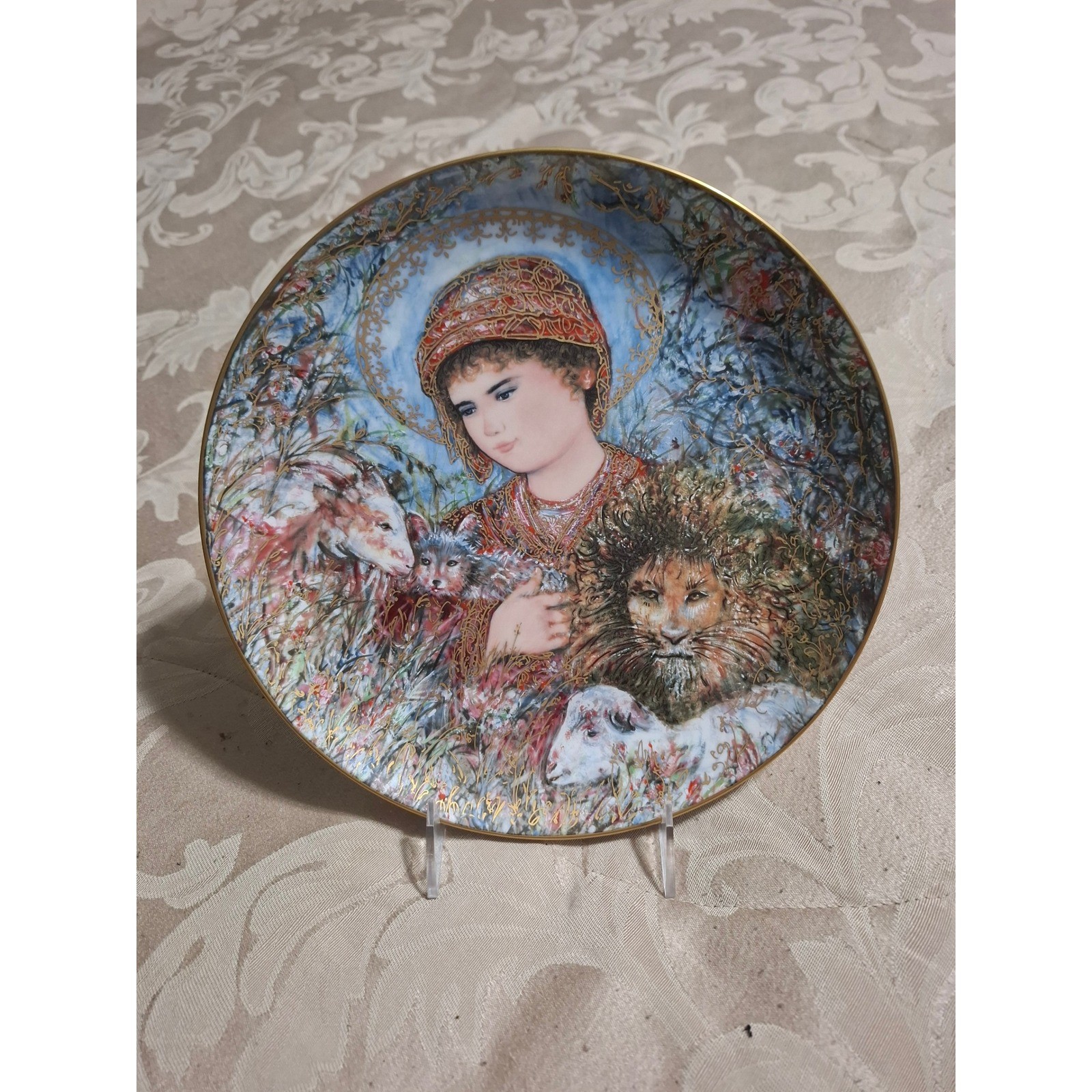 Edna Hibel 1989 Christmas Plate Peaceful Kingdom Edwin M Knowles Limited Edition Edna Hibel 1989 Christmas Plate Peaceful Kingdom Edwin M Knowles Limited Edition
