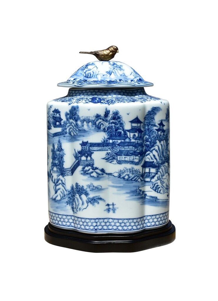 Blue and White Blue Willow Porcelain Scalloped Tea Caddy Jar 15\ Blue and White Blue Willow Porcelain Scalloped Tea Caddy Jar 15\