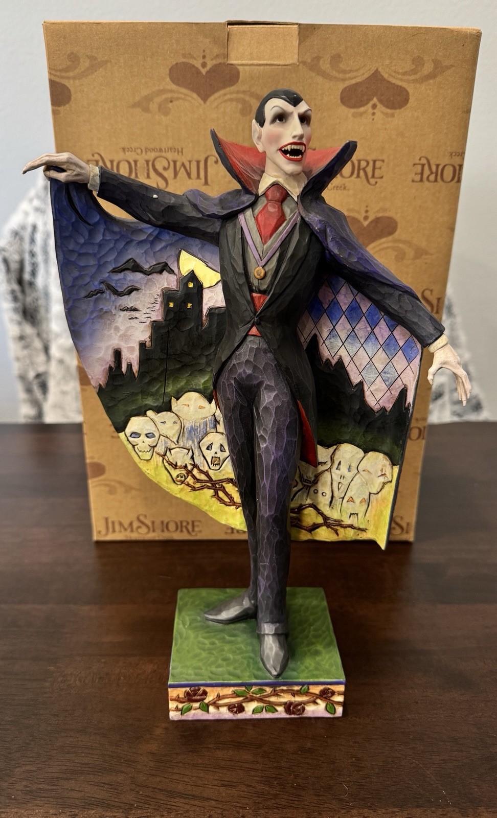 Stunning Jim Shore “Love At First Bite” Dracula/Vampire Figurine With Box