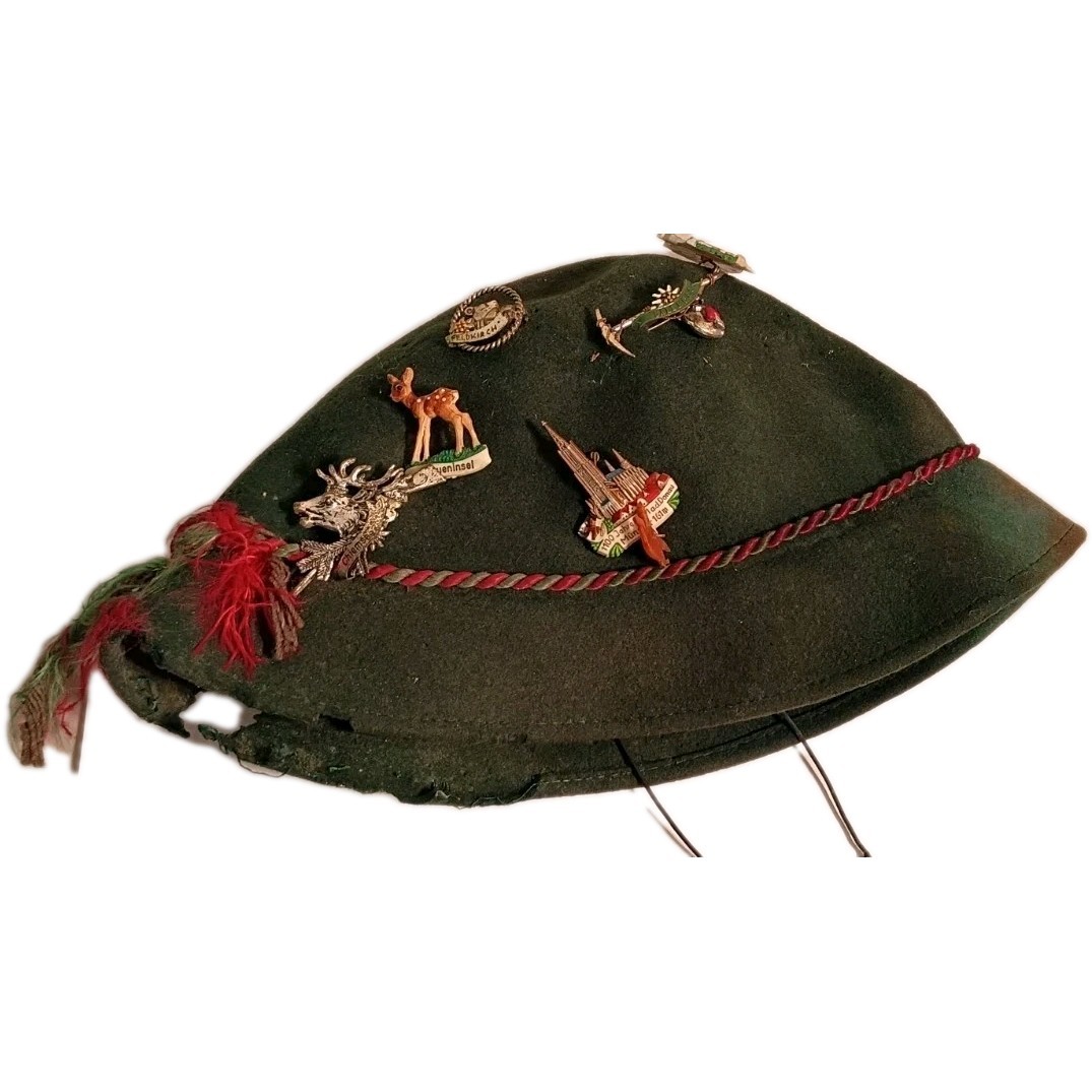  German whool Felt Green Travel hat Vtg With Lot Of 12 Great Souvenir Pins 