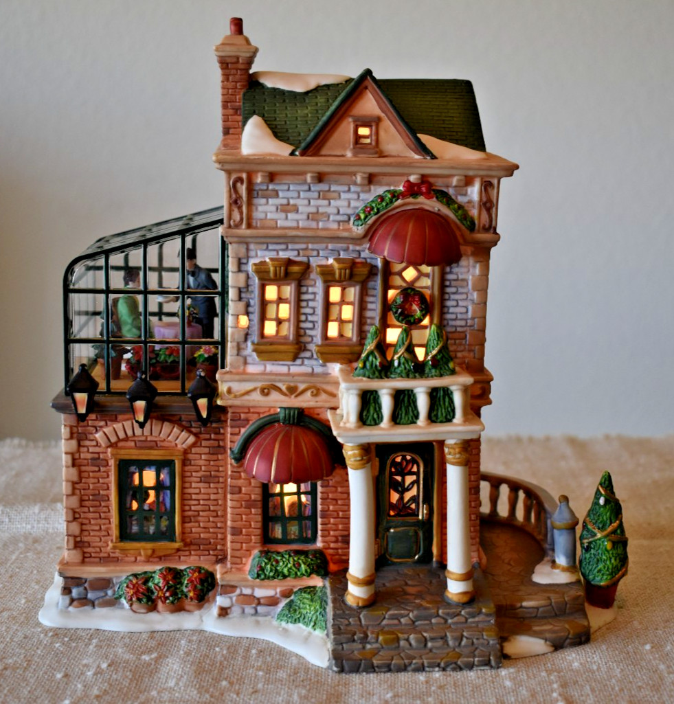 Santa’s Workbench The Terrace Tea Room 2002 Christmas Village Building
