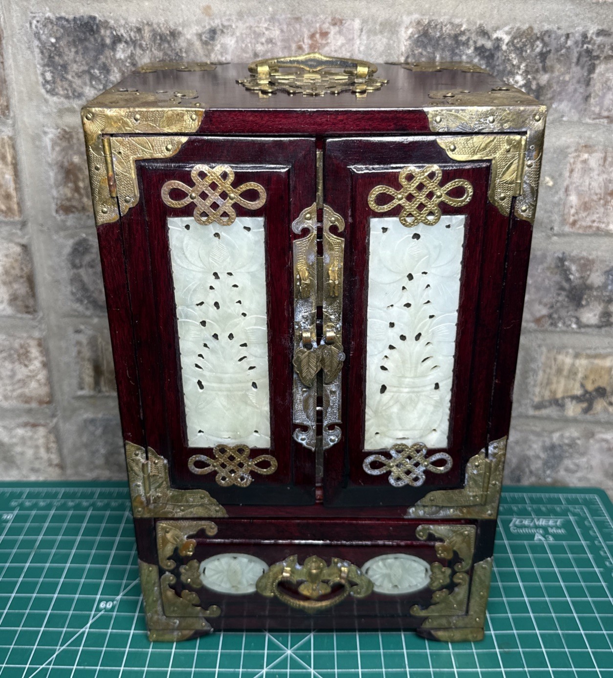 Vintage Chinese Jewelry Box Jade Inlay & Brass Accents 5 Drawers RED Silk Lining Vintage Chinese Jewelry Box Jade Inlay & Brass Accents 5 Drawers RED Silk Lining