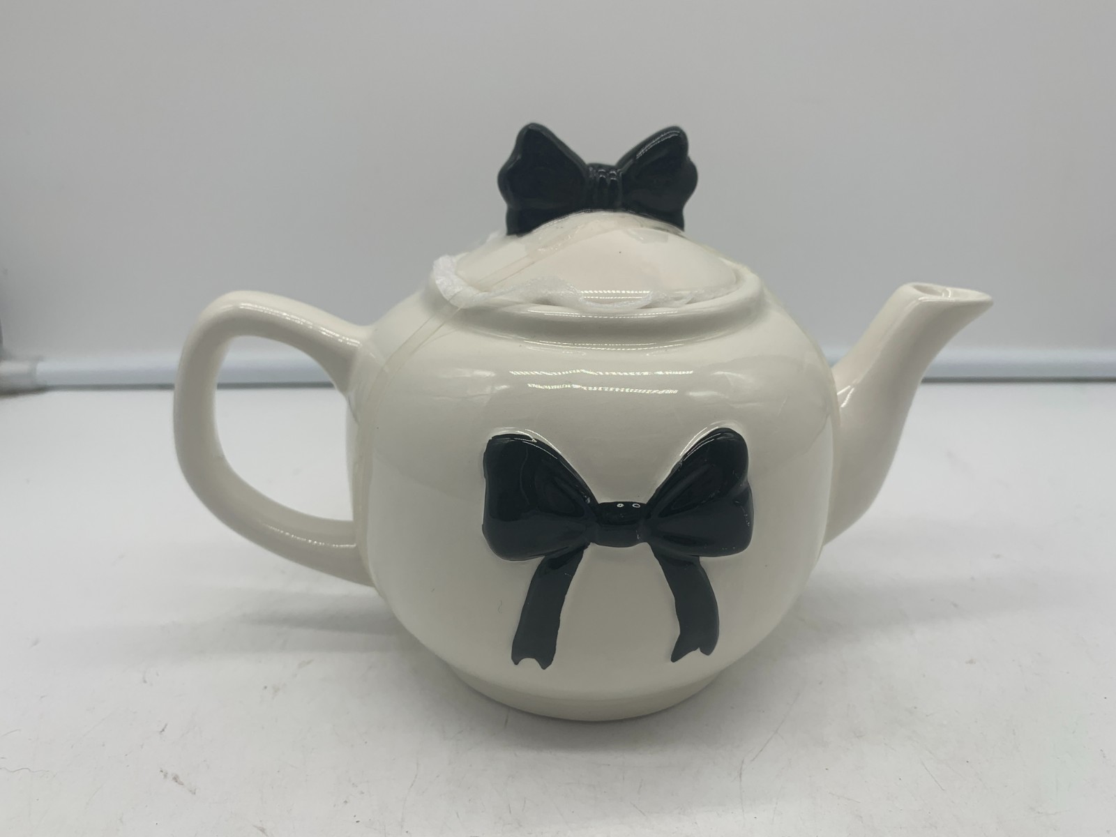 Ceramic 5.5in Tea for One Black Ribbon Teapot BB01B48039
