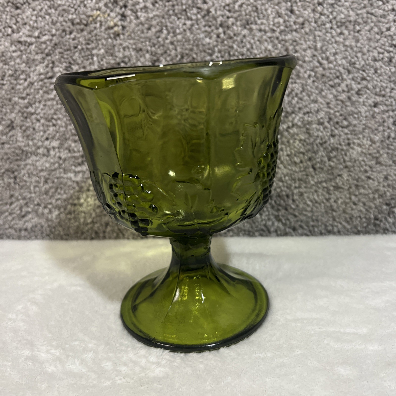 Vintage Green Pressed Glass Pedestal Vase Bowl Grape Cluster Design Mid-Century Vintage Green Pressed Glass Pedestal Vase Bowl Grape Cluster Design Mid-Century