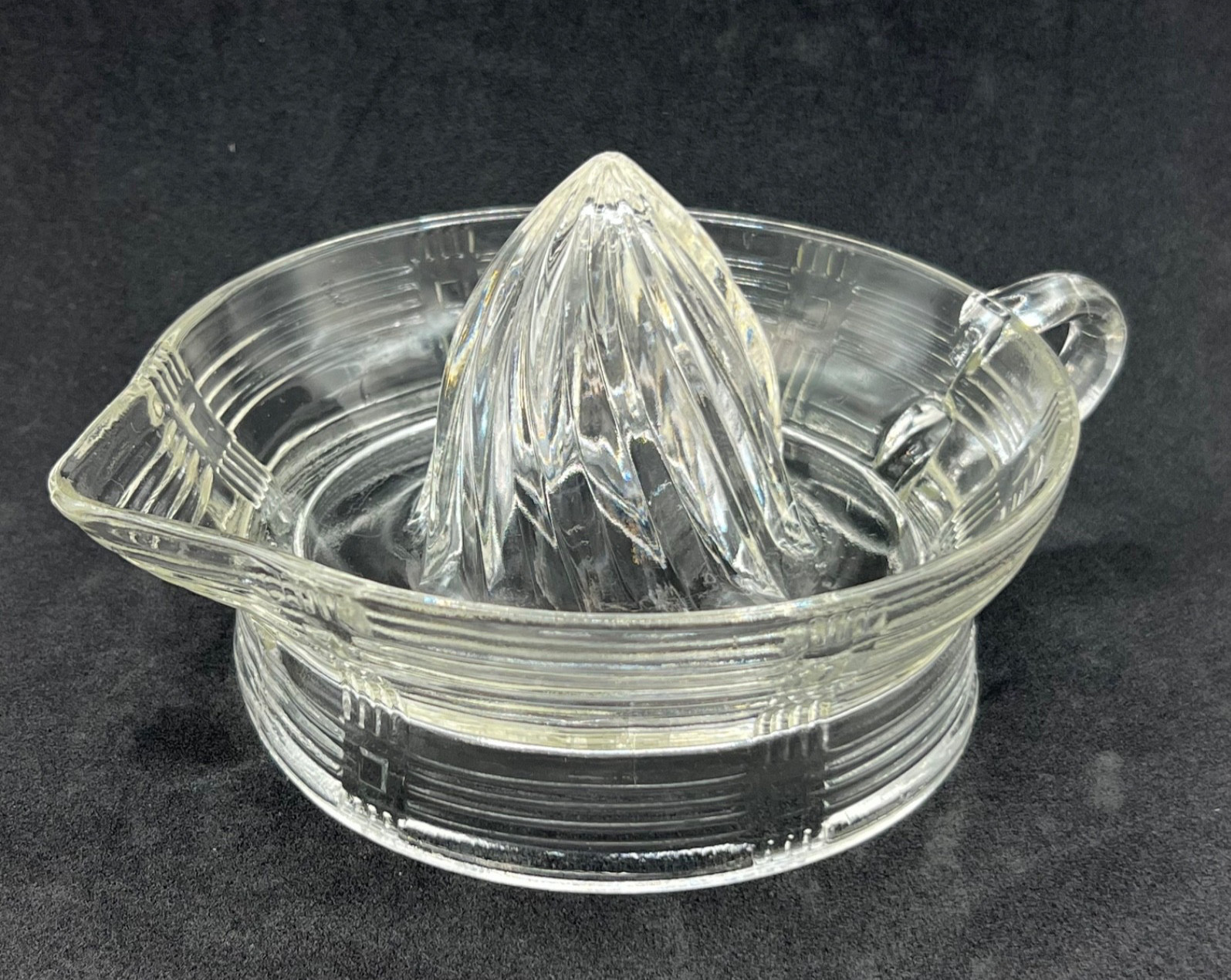 Vintage Hazel Atlas Criss Cross Clear Glass Citrus Juicer Reamer Plaid Handle